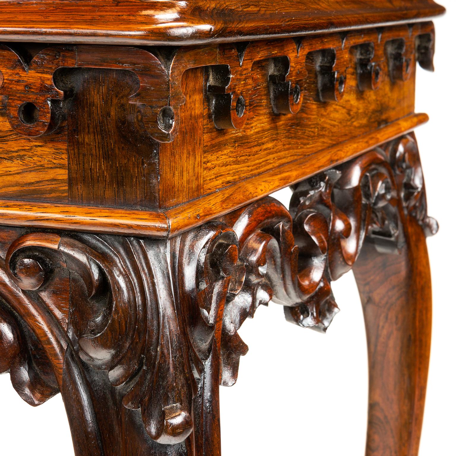 Victorian French Style Center Table in Rosewood For Sale 2