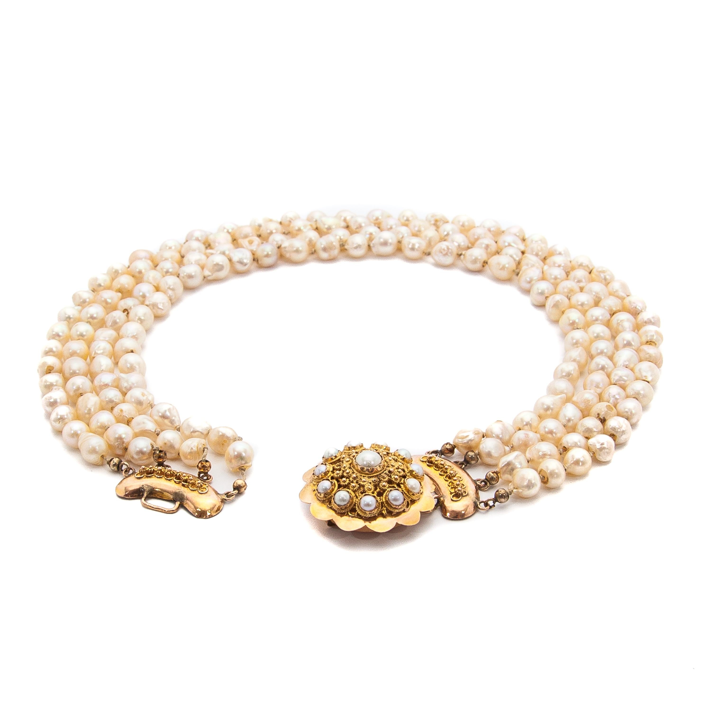 Early 20th Century Cultured Pearl Gold Multi-Strand Necklace In Good Condition For Sale In Rotterdam, NL