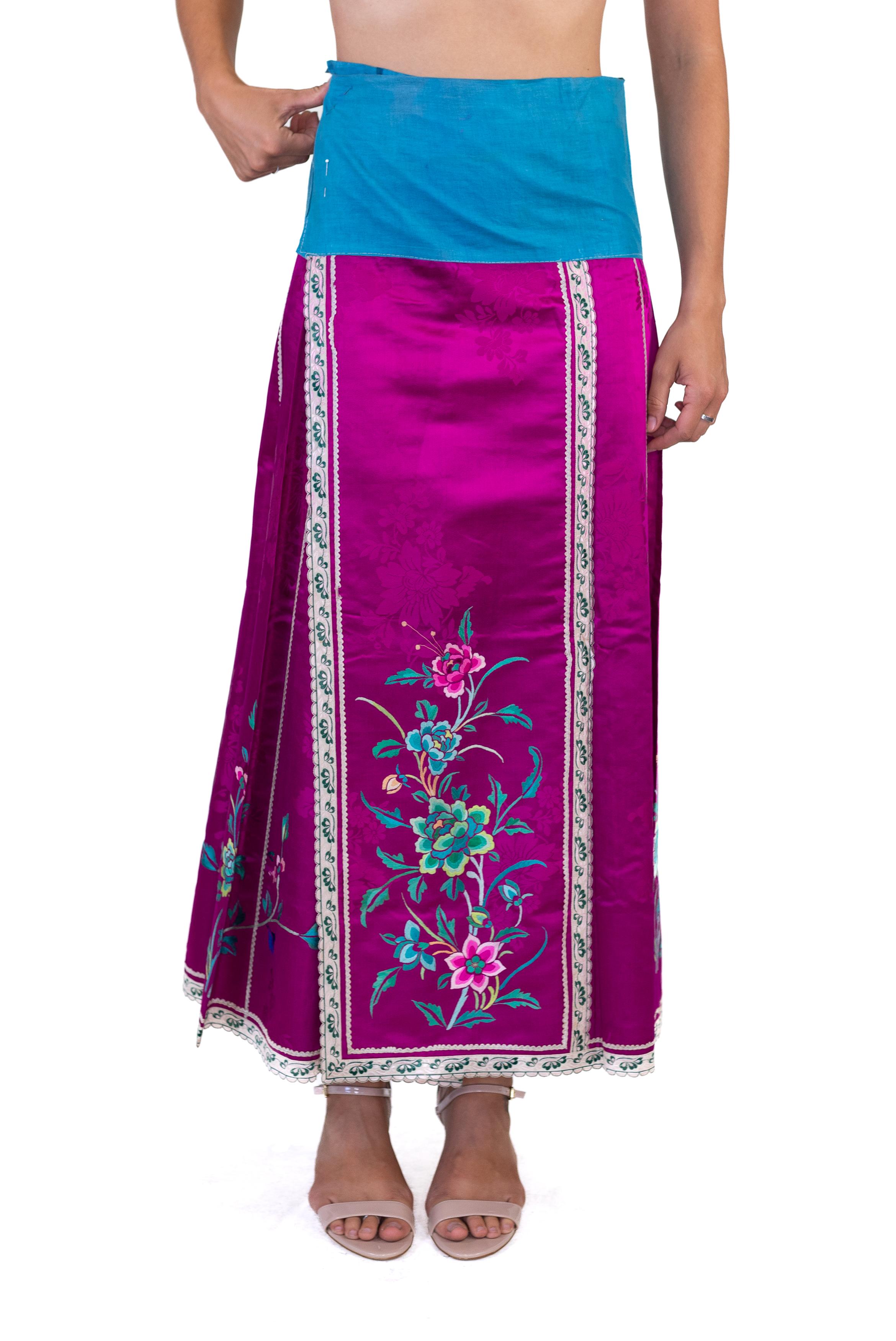 Women's Victorian Fuchia Hand Embroidered Silk Jacquard Chinese Wrap Skirt For Sale