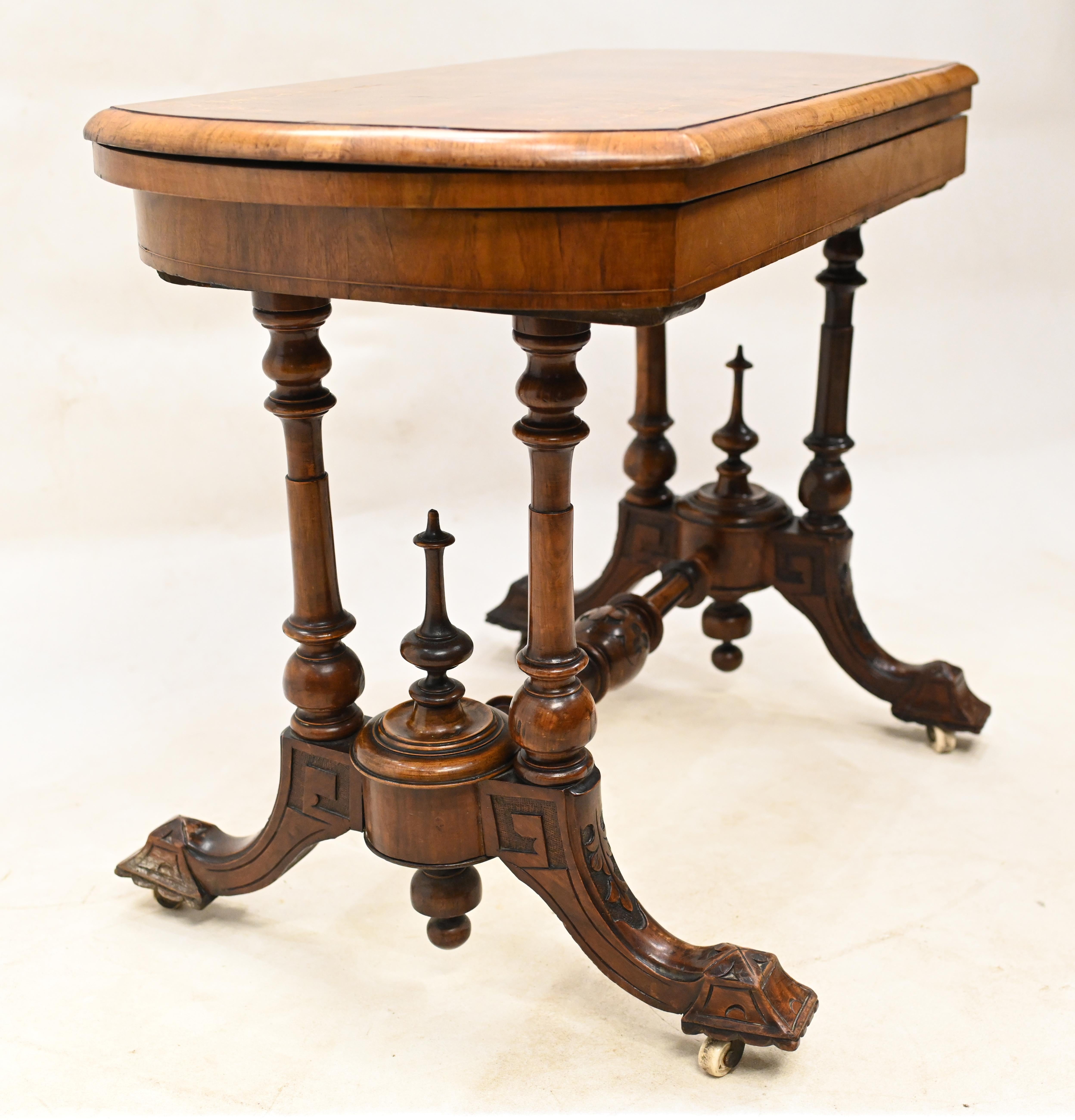 Viktorianischer Spieltisch aus antikem Wurzelnussholz, 1880, Kartentisch im Angebot 4