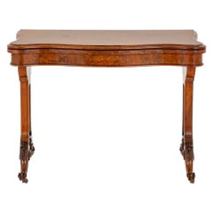 Table de jeux victorienne Ronce de noyer 1860