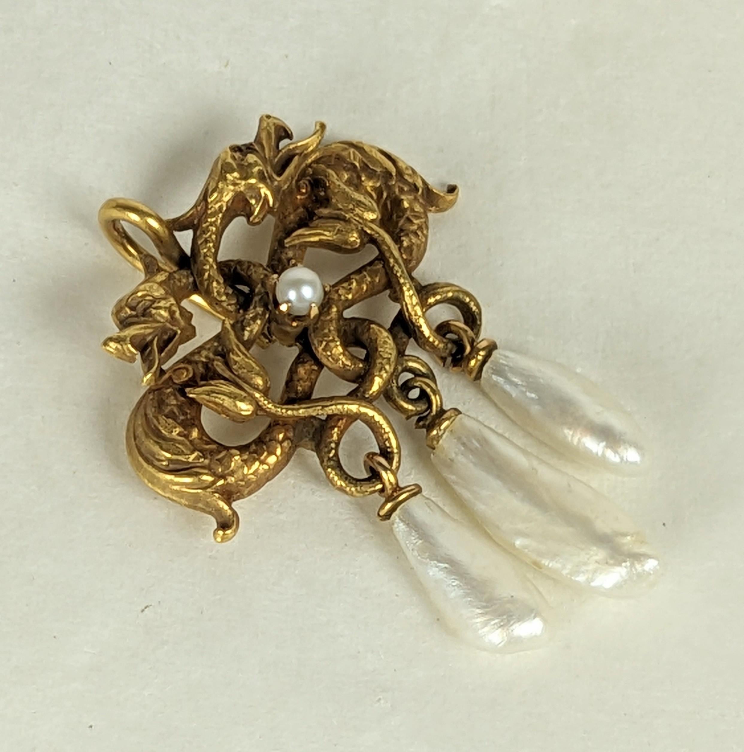 Colgante Victoriano de Gárgola y Gota de Perla Victoriano tardío en venta