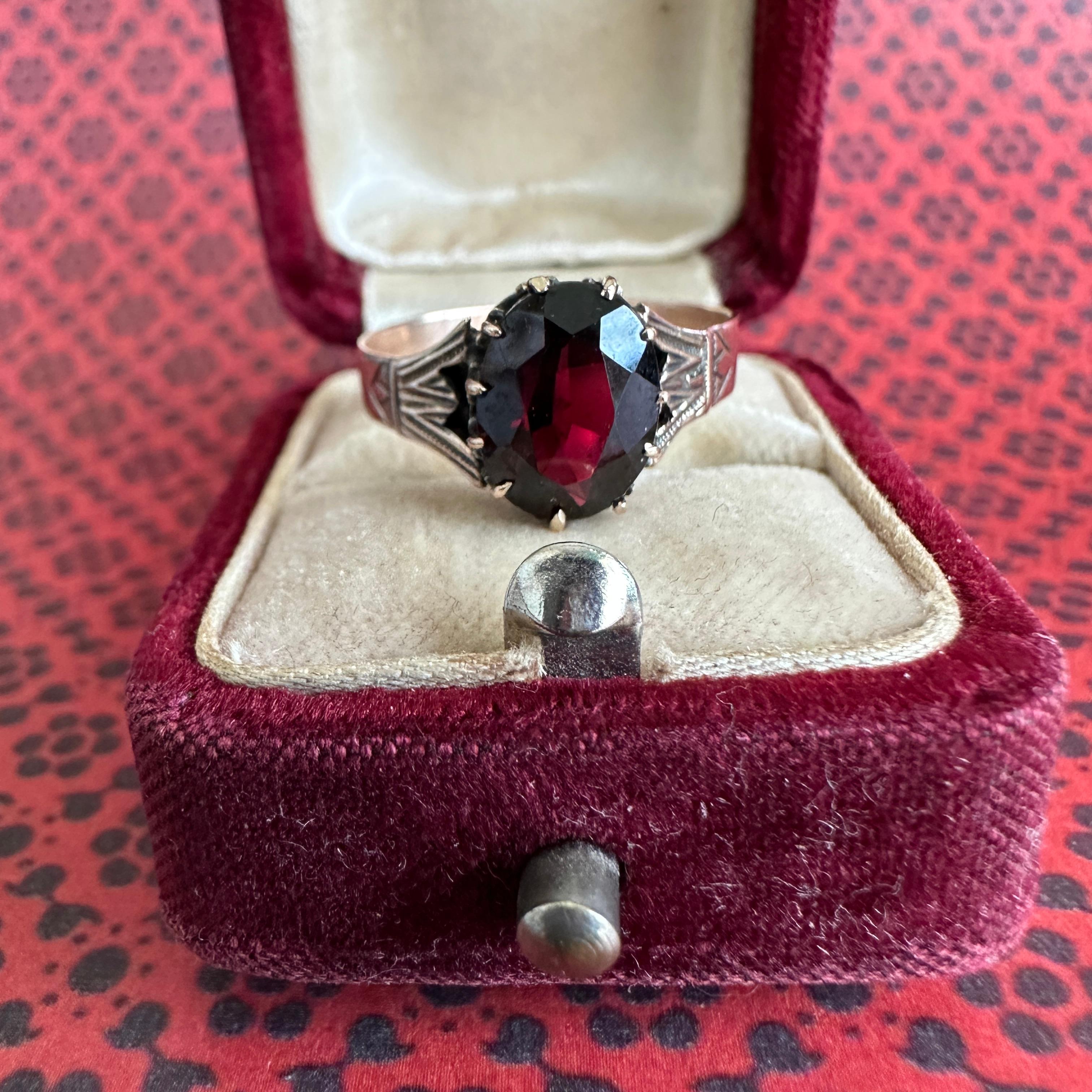 Victorian Garnet 14K Rose Gold Ring For Sale 1