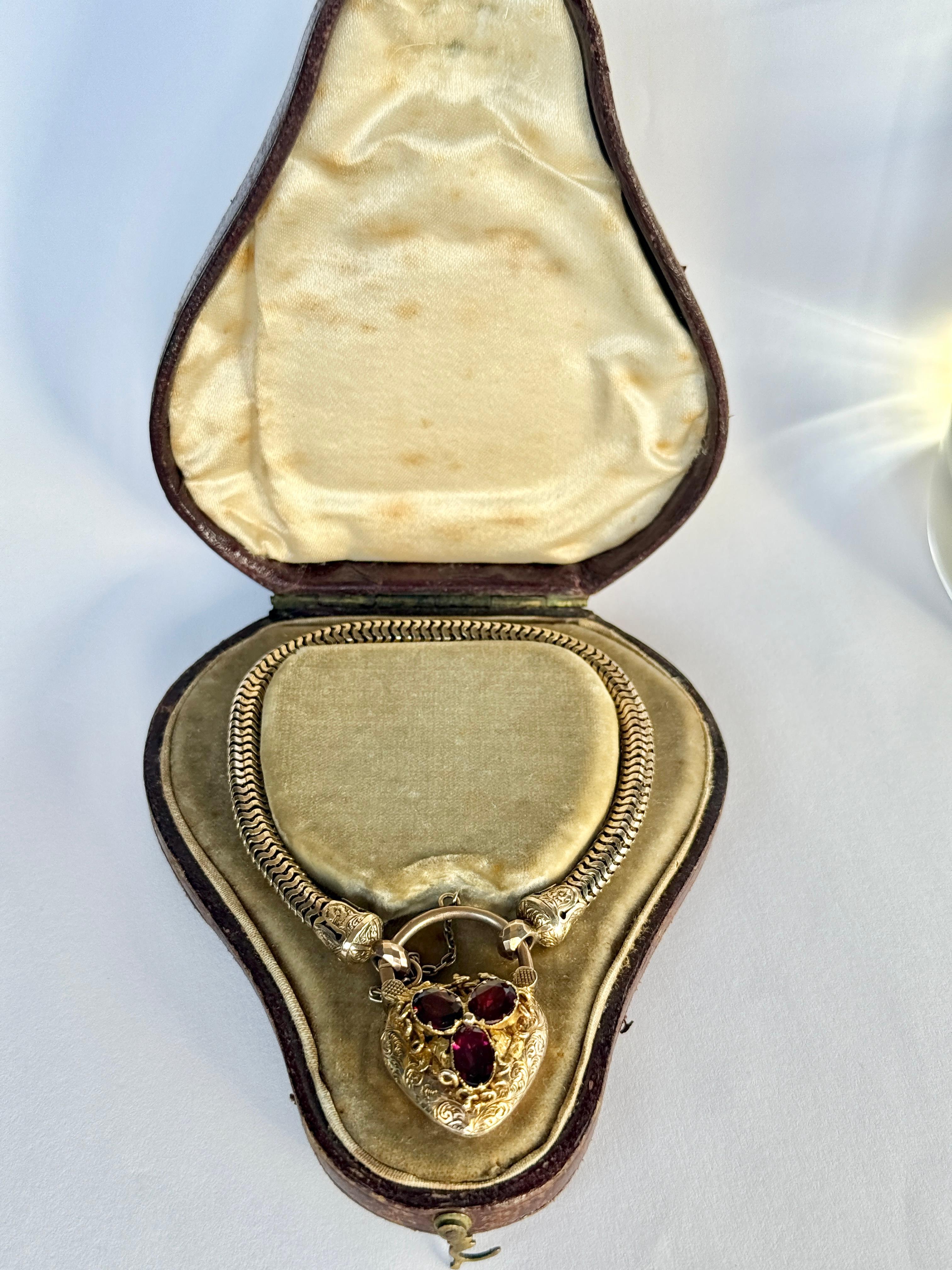 Round Cut Victorian Garnet 15 Carat Gold Bracelet With Padlock Heart Locket For Sale