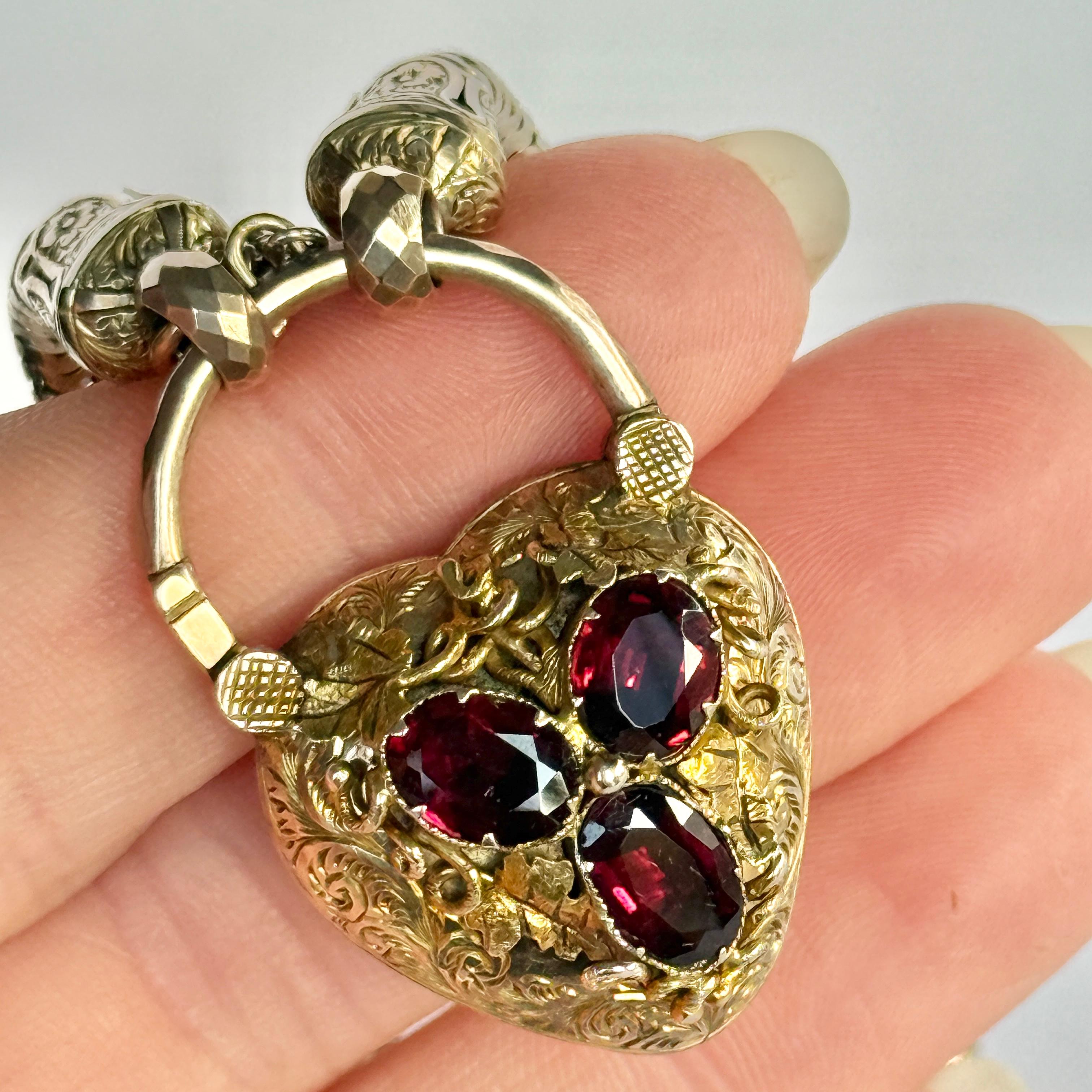 Victorian Garnet 15 Carat Gold Bracelet With Padlock Heart Locket In Good Condition For Sale In Chipping Campden, GB