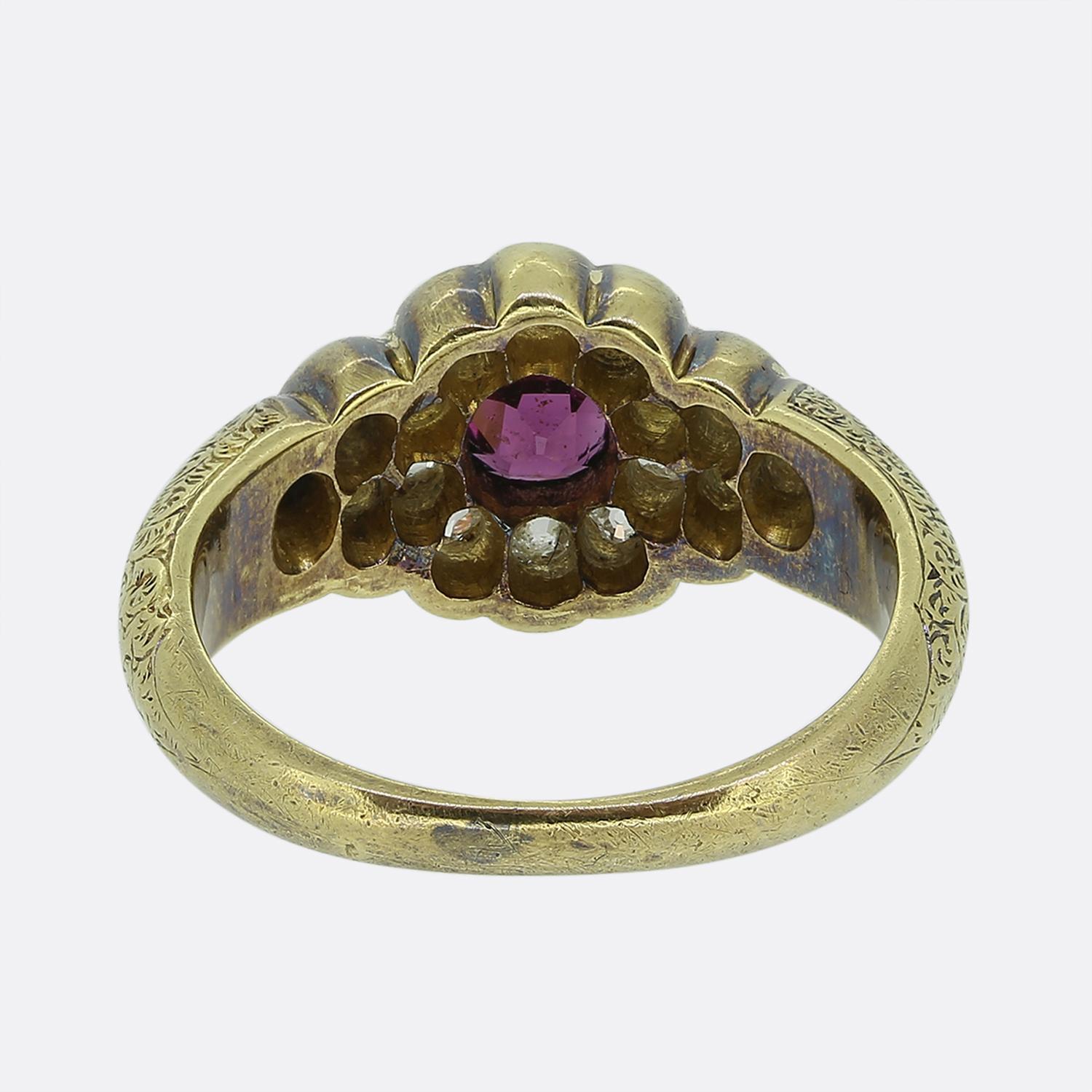 Victorian Garnet and Diamond Cluster Ring im Zustand „Gut“ im Angebot in London, GB