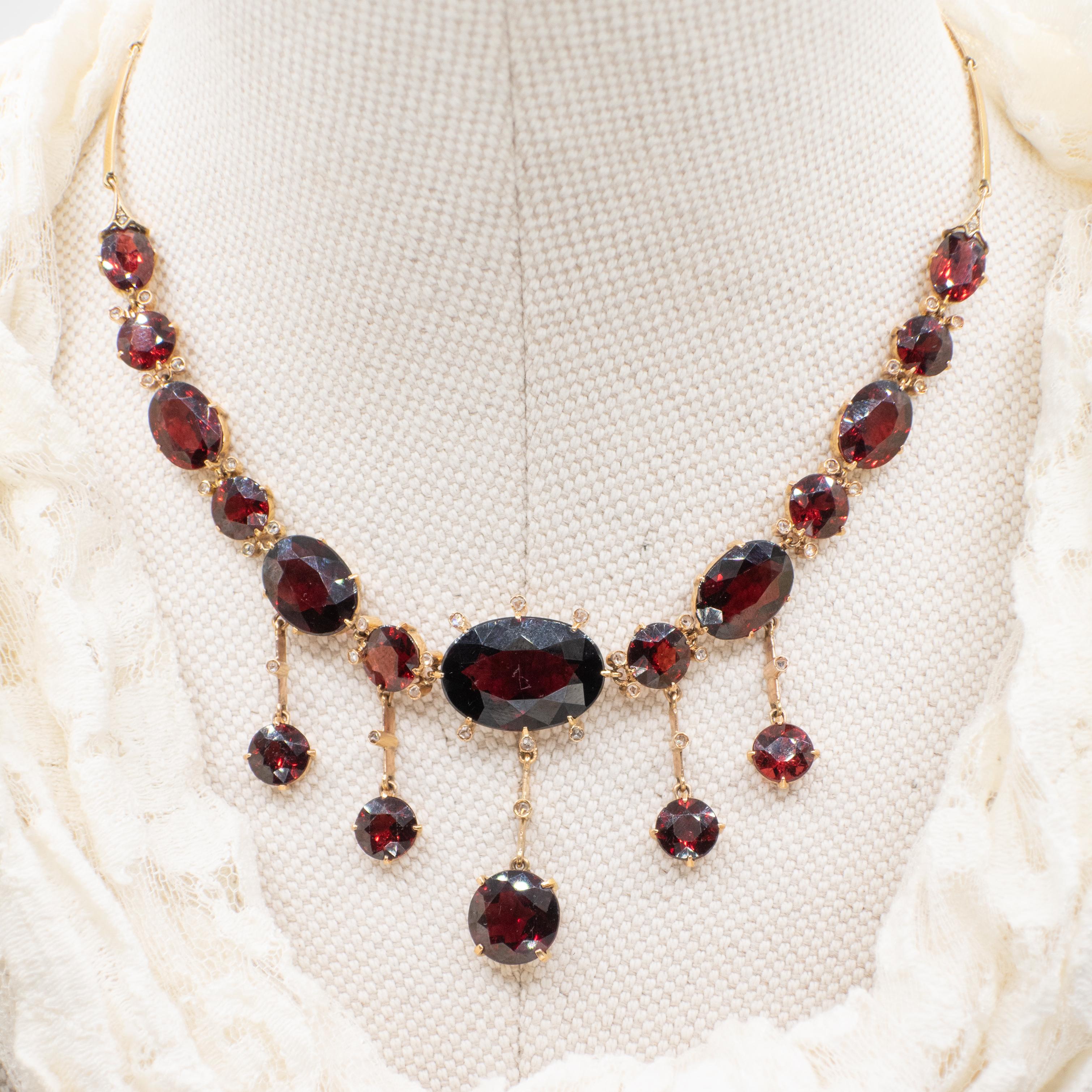 Collana vittoriana con granato e diamanti in oro 14K in vendita 4