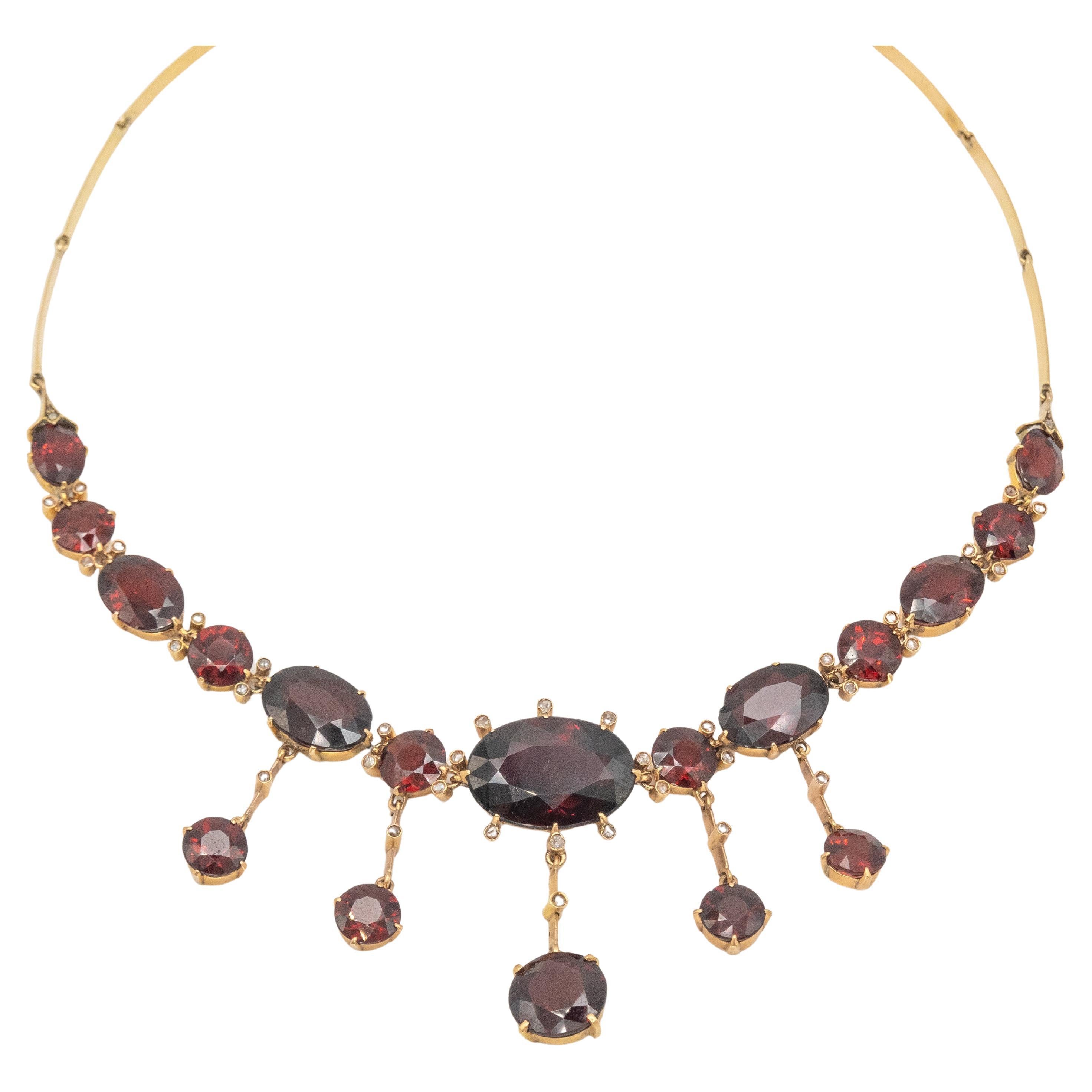 Collana vittoriana con granato e diamanti in oro 14K