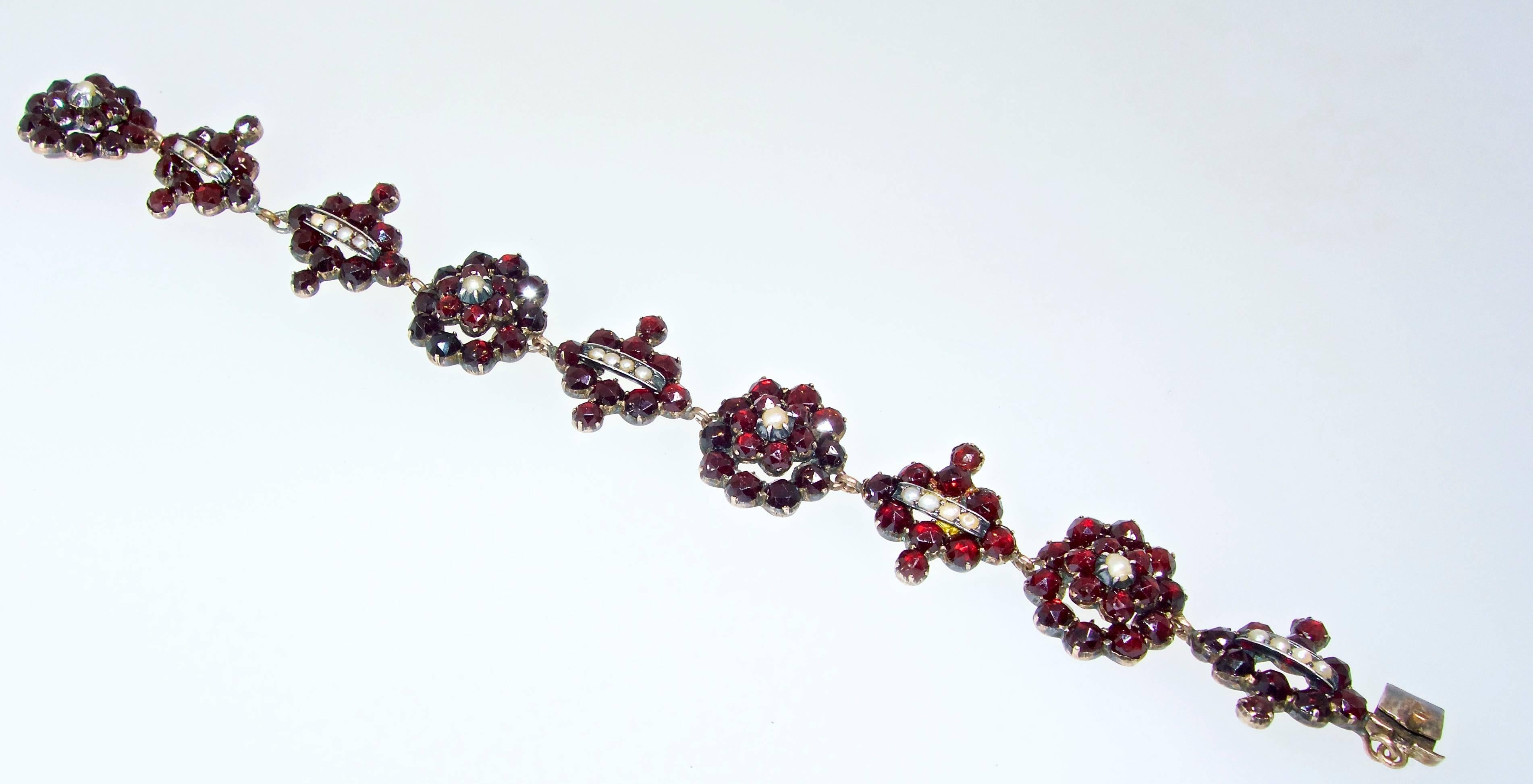 Victorian Garnet and Natural Pearl Bracelet, circa 1865 In Good Condition In Aspen, CO