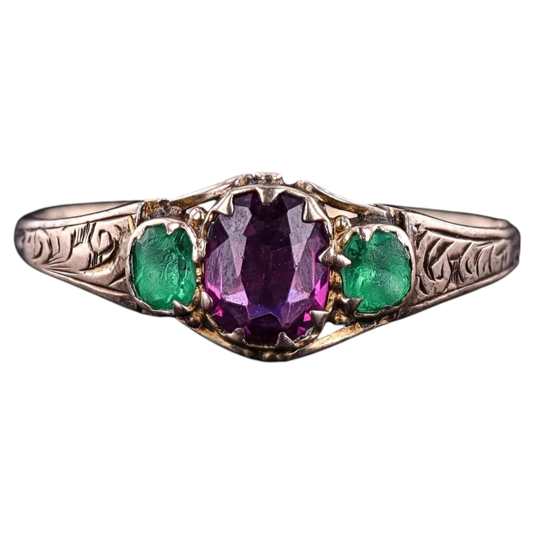 Bague victorienne en or avec grenat et pâte, Circa 1860