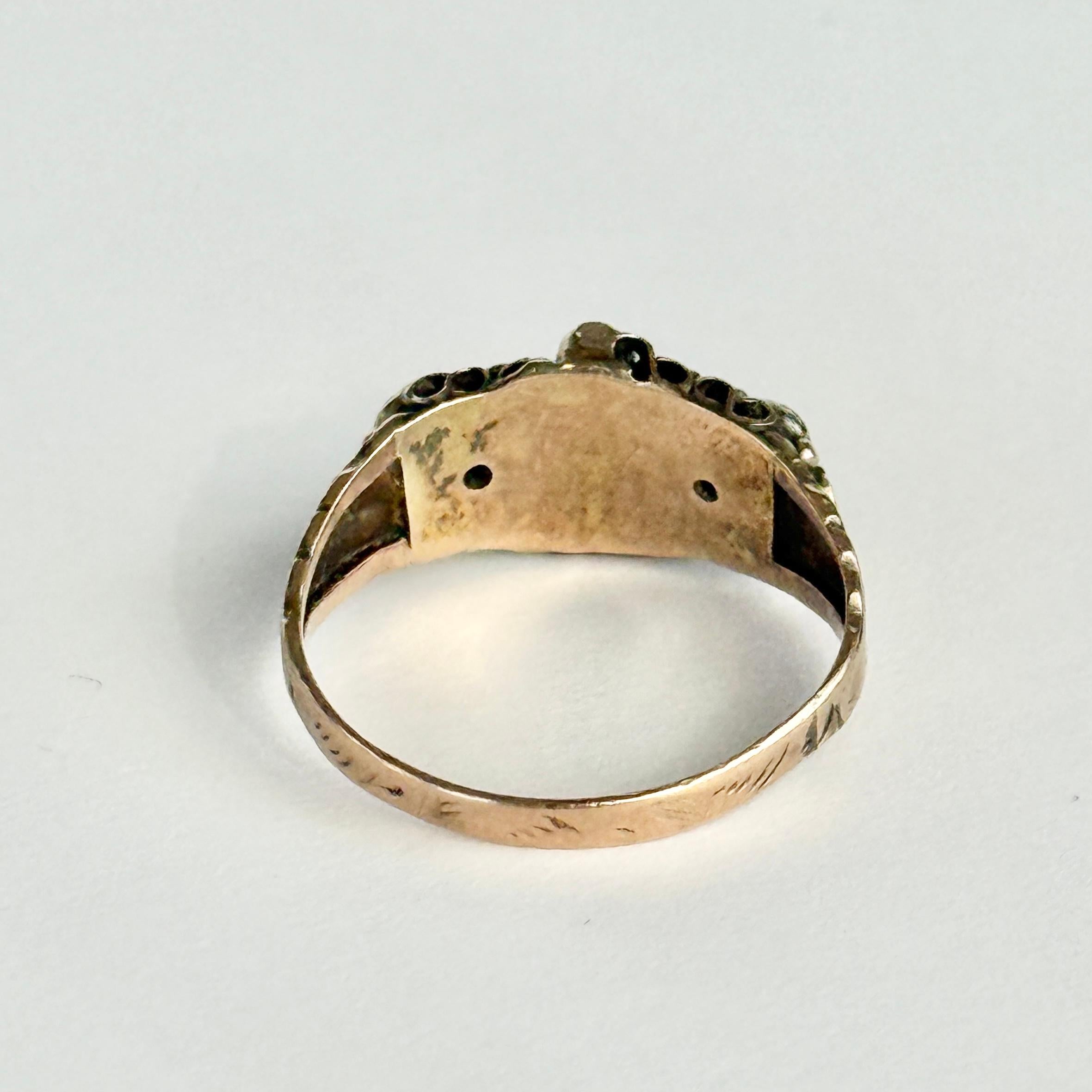 Women's or Men's Victorian Garnet and Pearl 9 Carat Gold Ring For Sale