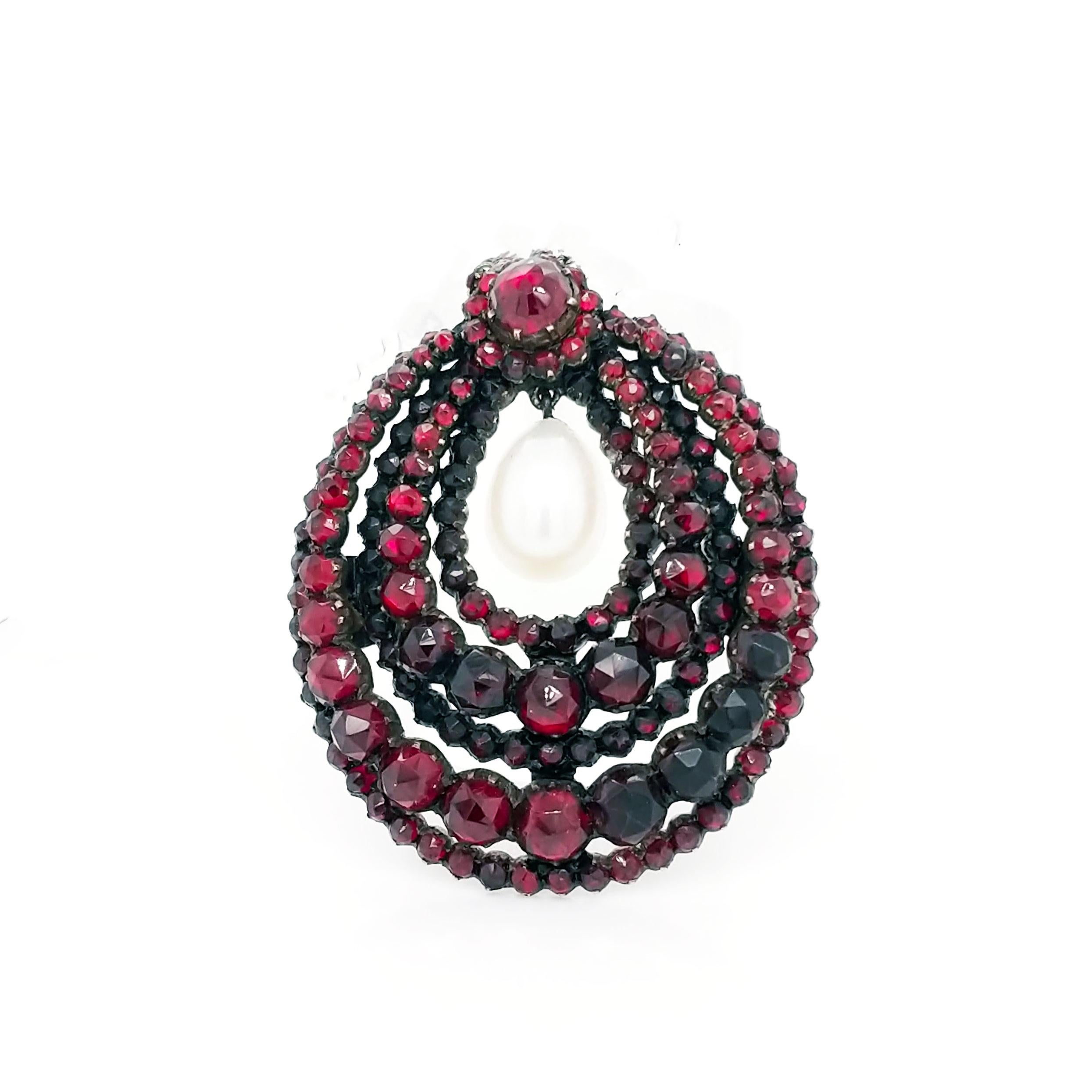 Round Cut Victorian Garnet and Pearl Sterling Silver Necklace For Sale