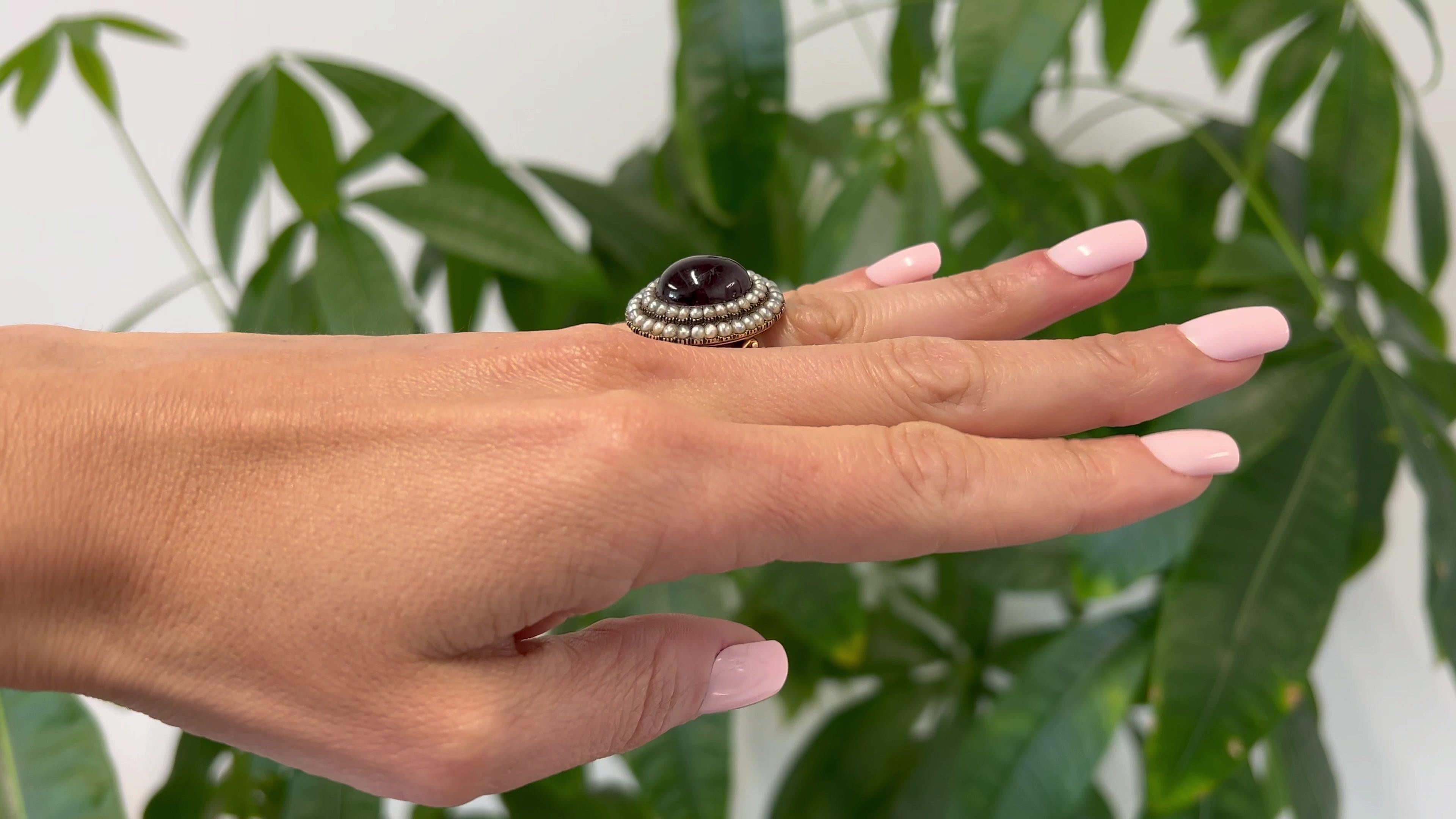 Viktorianischer Granat und Saatperlen 14k Gelbgold Closed Back Ring im Zustand „Gut“ in Beverly Hills, CA