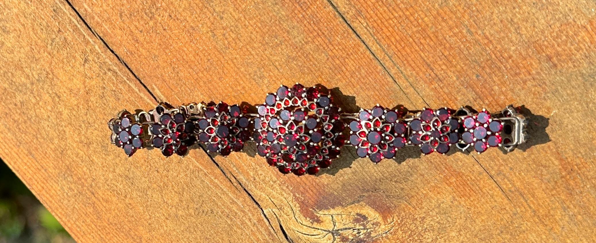 Mixed Cut Victorian Garnet Bracelet Flower Bohemian Garnets Antique 1880 Garnet Clasp For Sale
