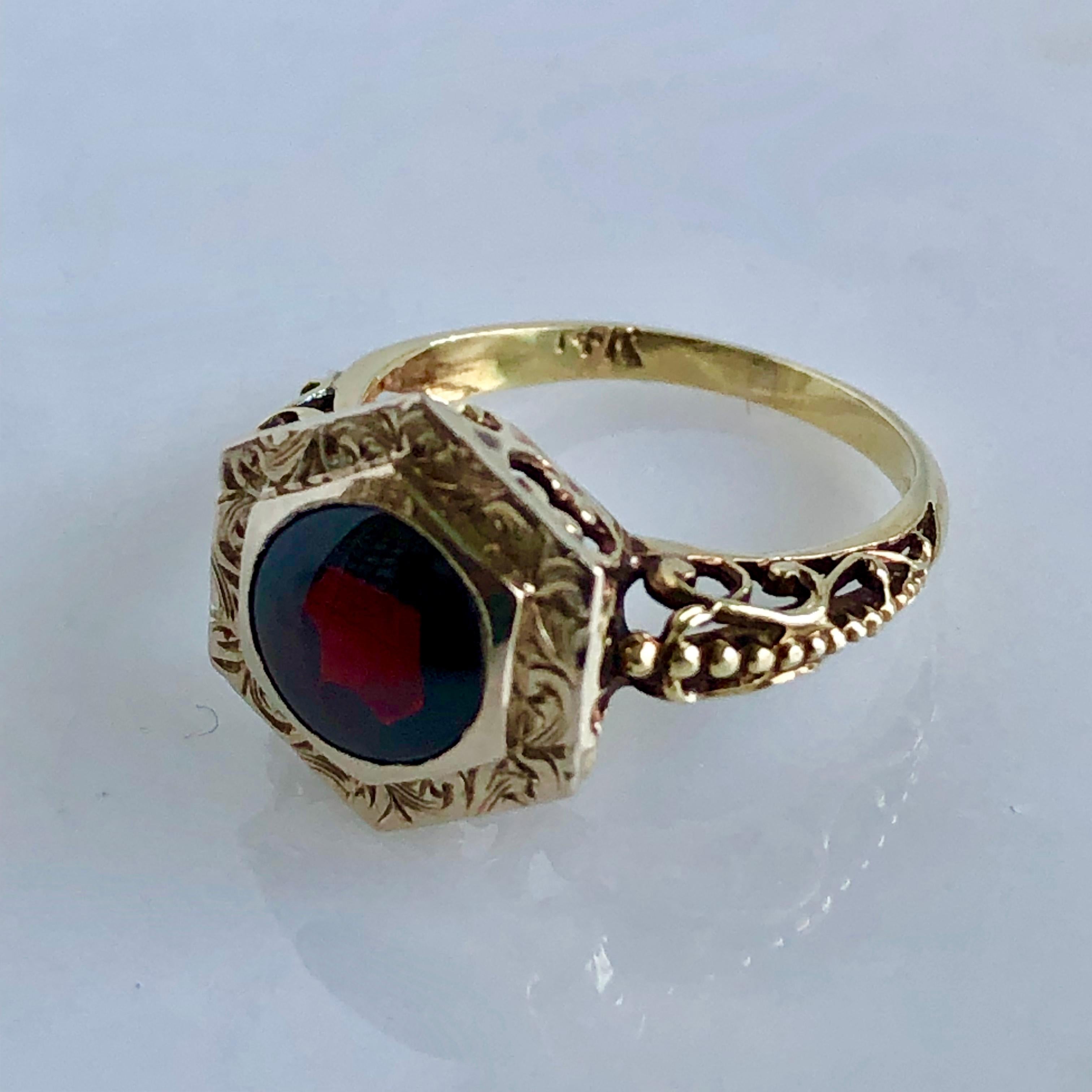 Victorian Garnet Cabochon 14k Filigree Ring 7