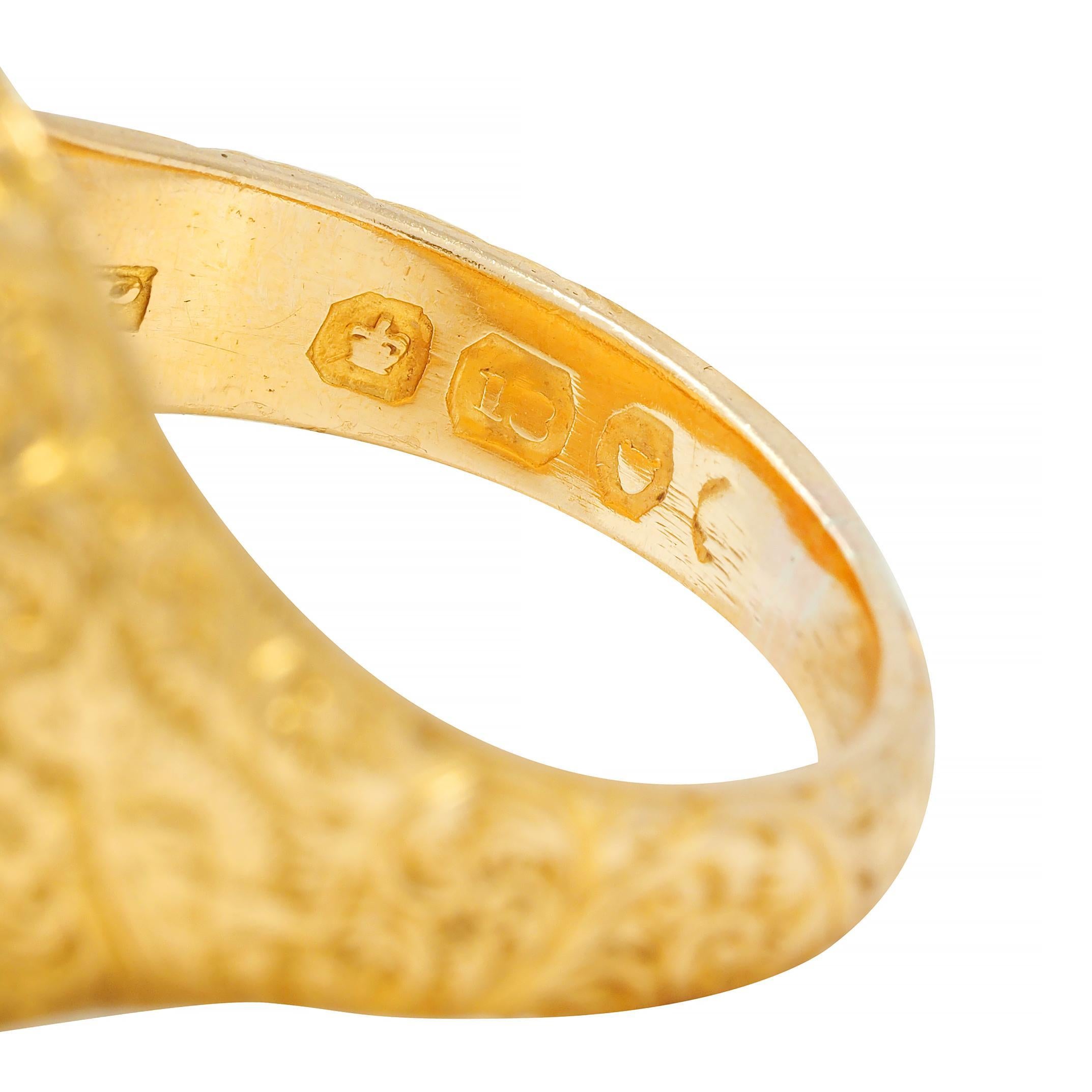 Victorian Garnet Cabochon 18 Karat Yellow Gold Floral Antique Unisex Signet Ring For Sale 5