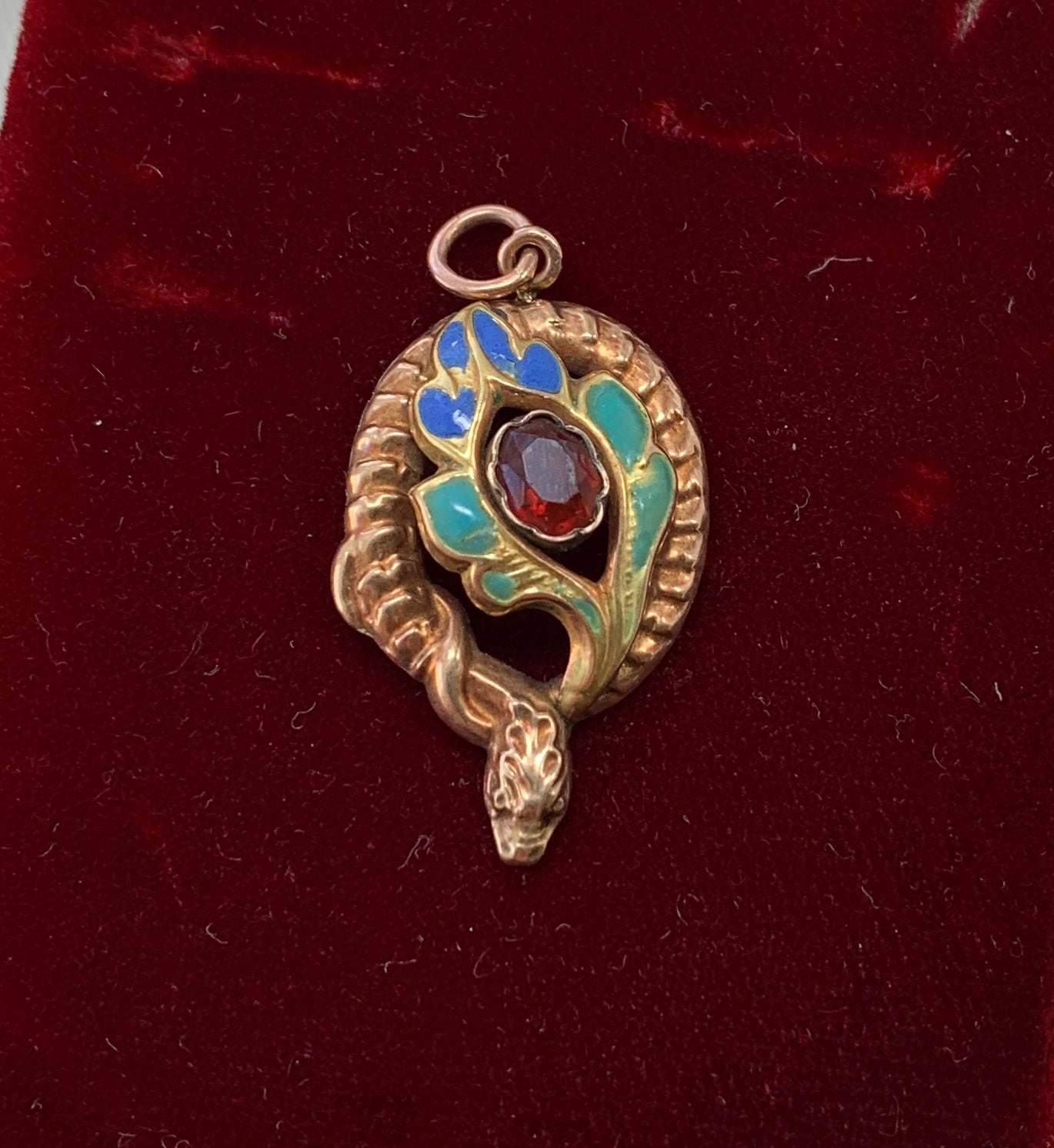 Victorian Garnet Enamel Snake Flower Pendant Necklace Antique Gold 1860 In Good Condition For Sale In New York, NY