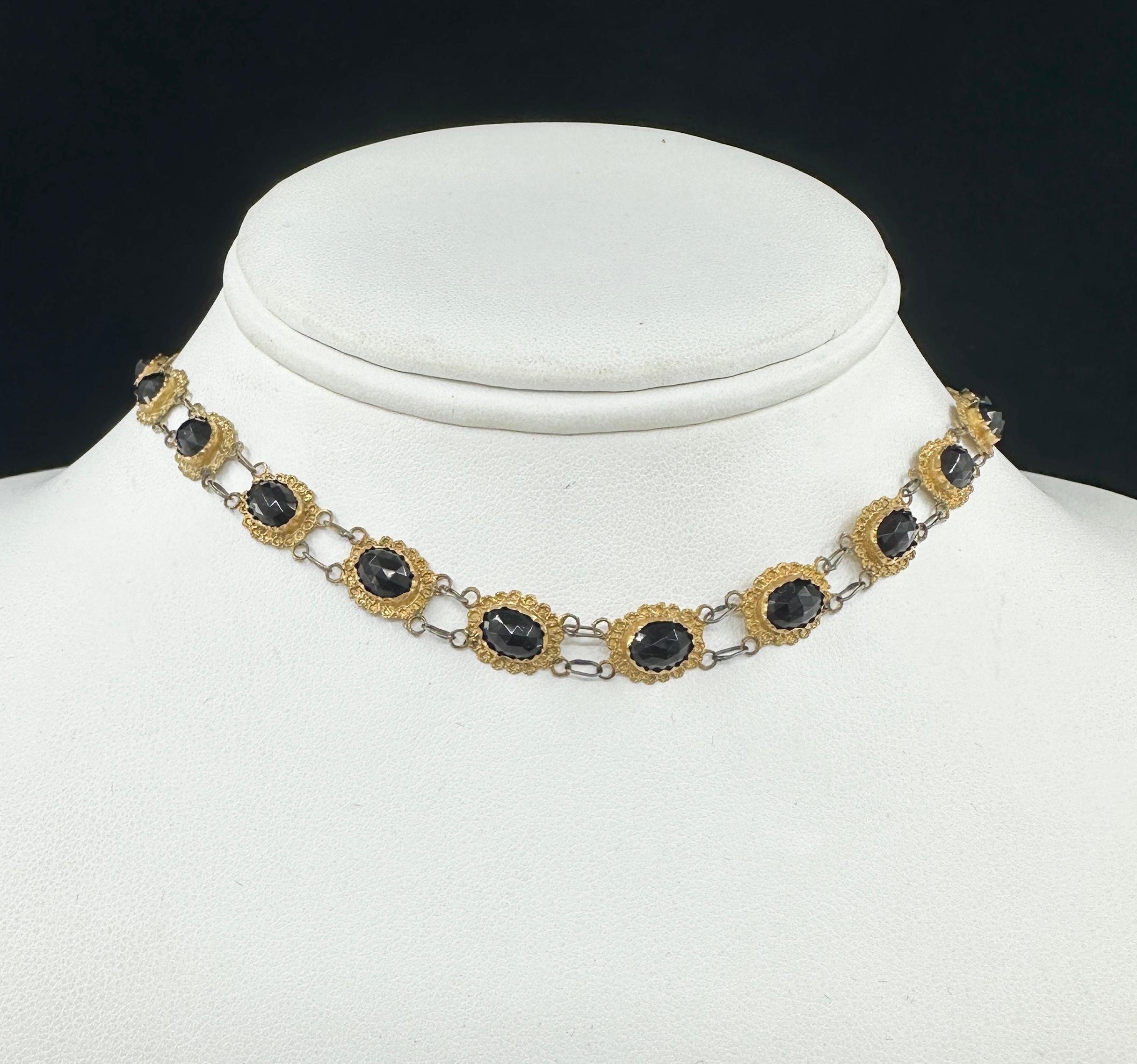 Collana vittoriana di granati in oro 14 carati con link olandese Bootjesketting 'Piccole barche' In condizioni ottime in vendita a New York, NY