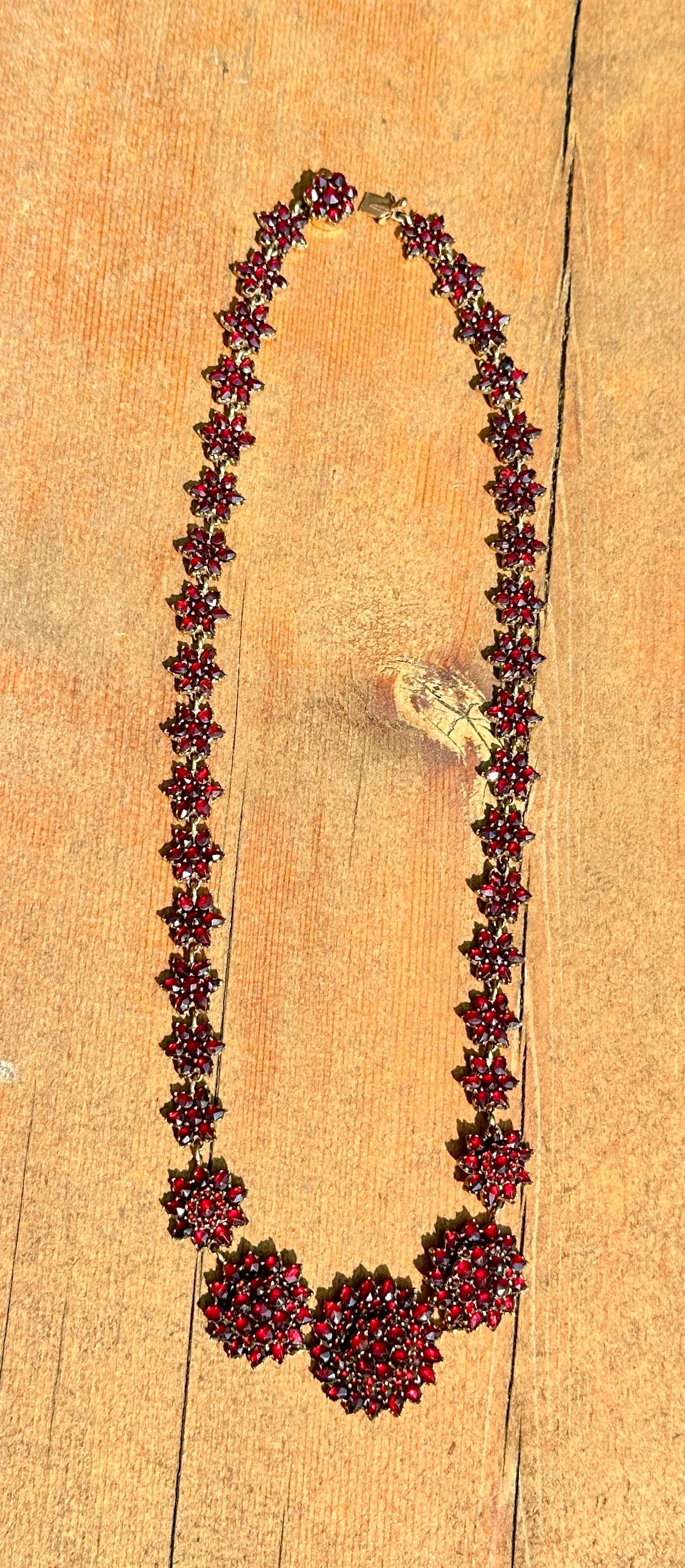 Women's Victorian Garnet Necklace Flower Bohemian Garnets Antique 1880 Garnet Clasp For Sale