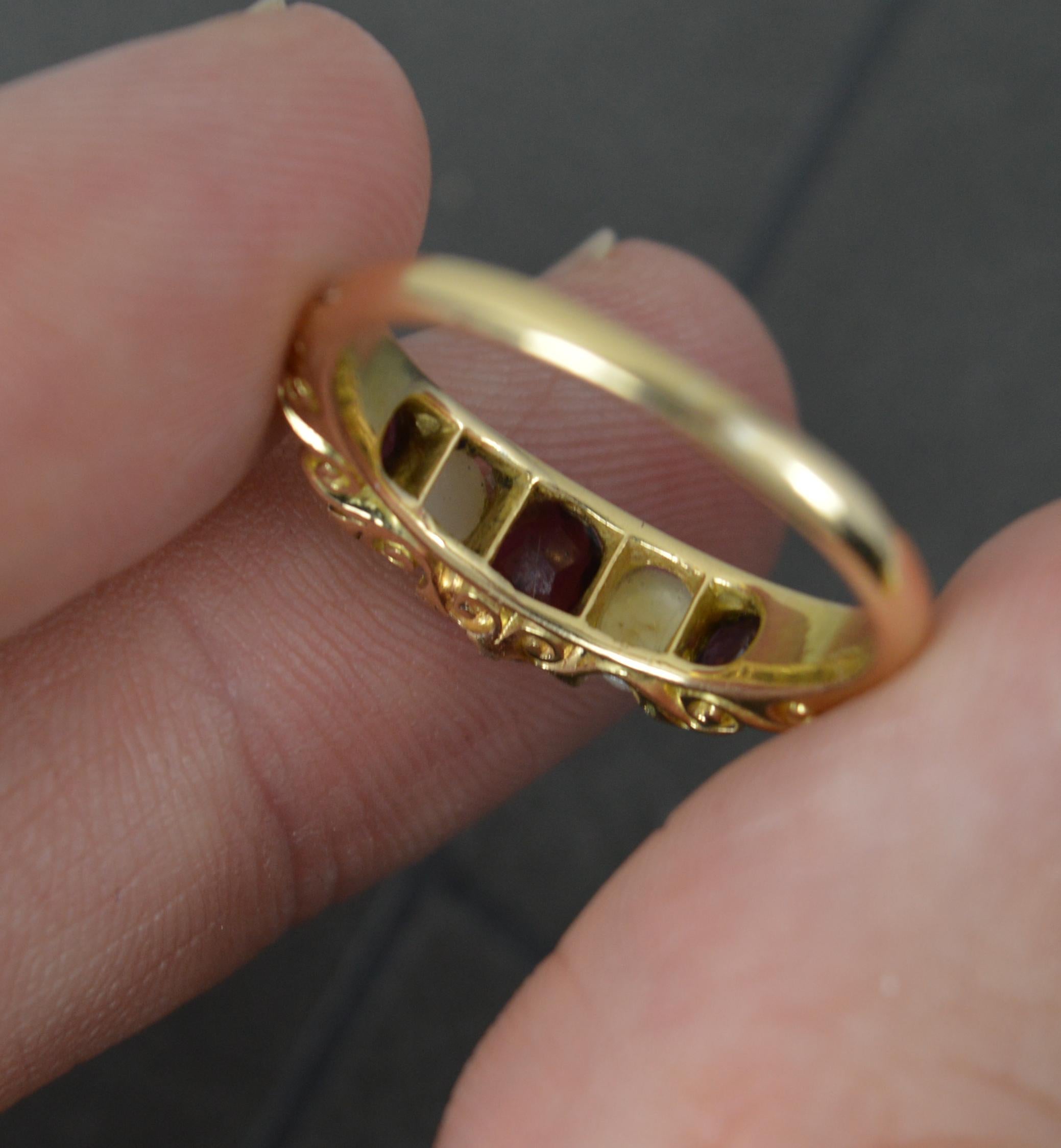 Victorian Garnet Pearl and Diamond 18ct Gold Five Stone Stack Ring In Excellent Condition For Sale In St Helens, GB