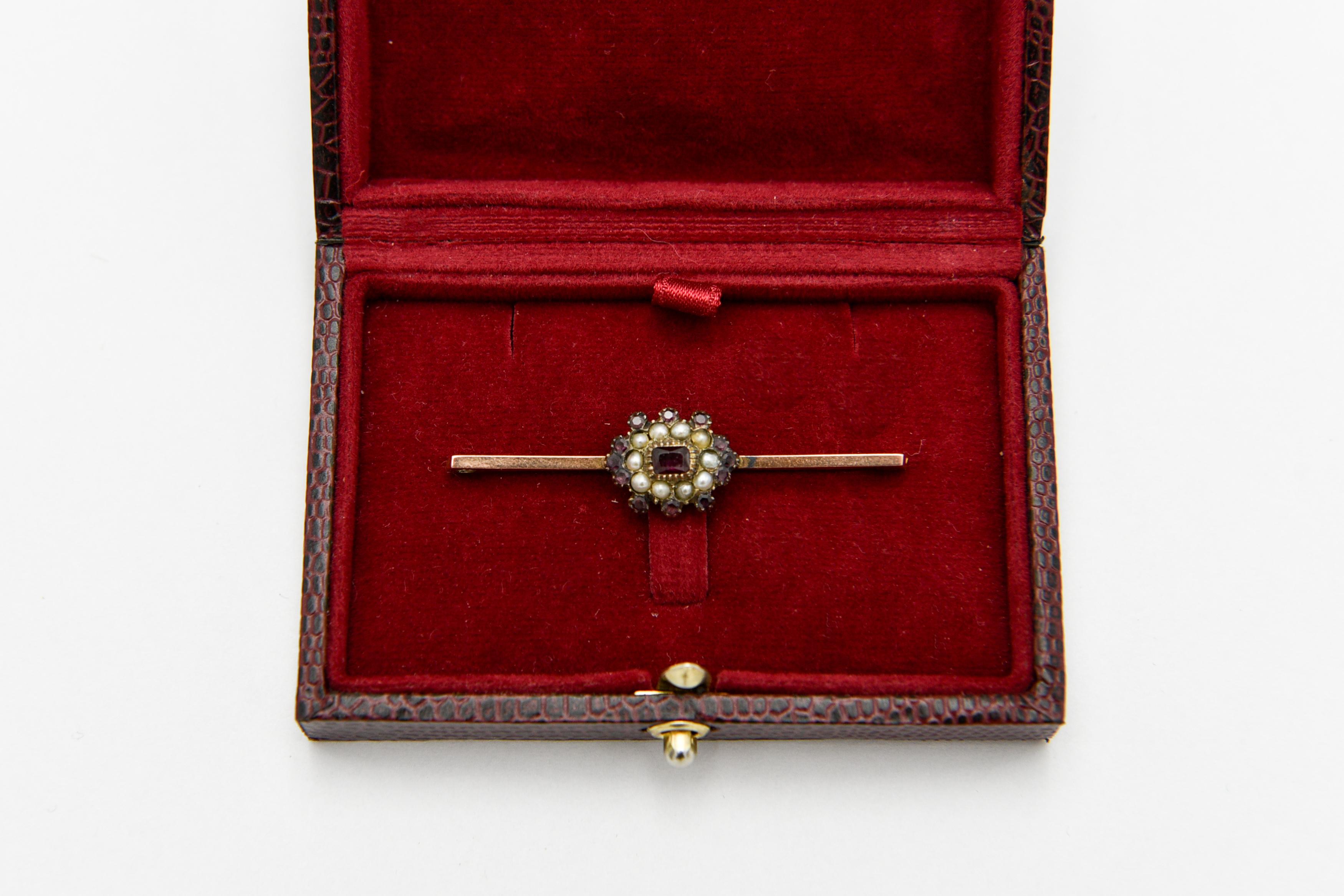 Round Cut Victorian garnets and pearl brooch For Sale