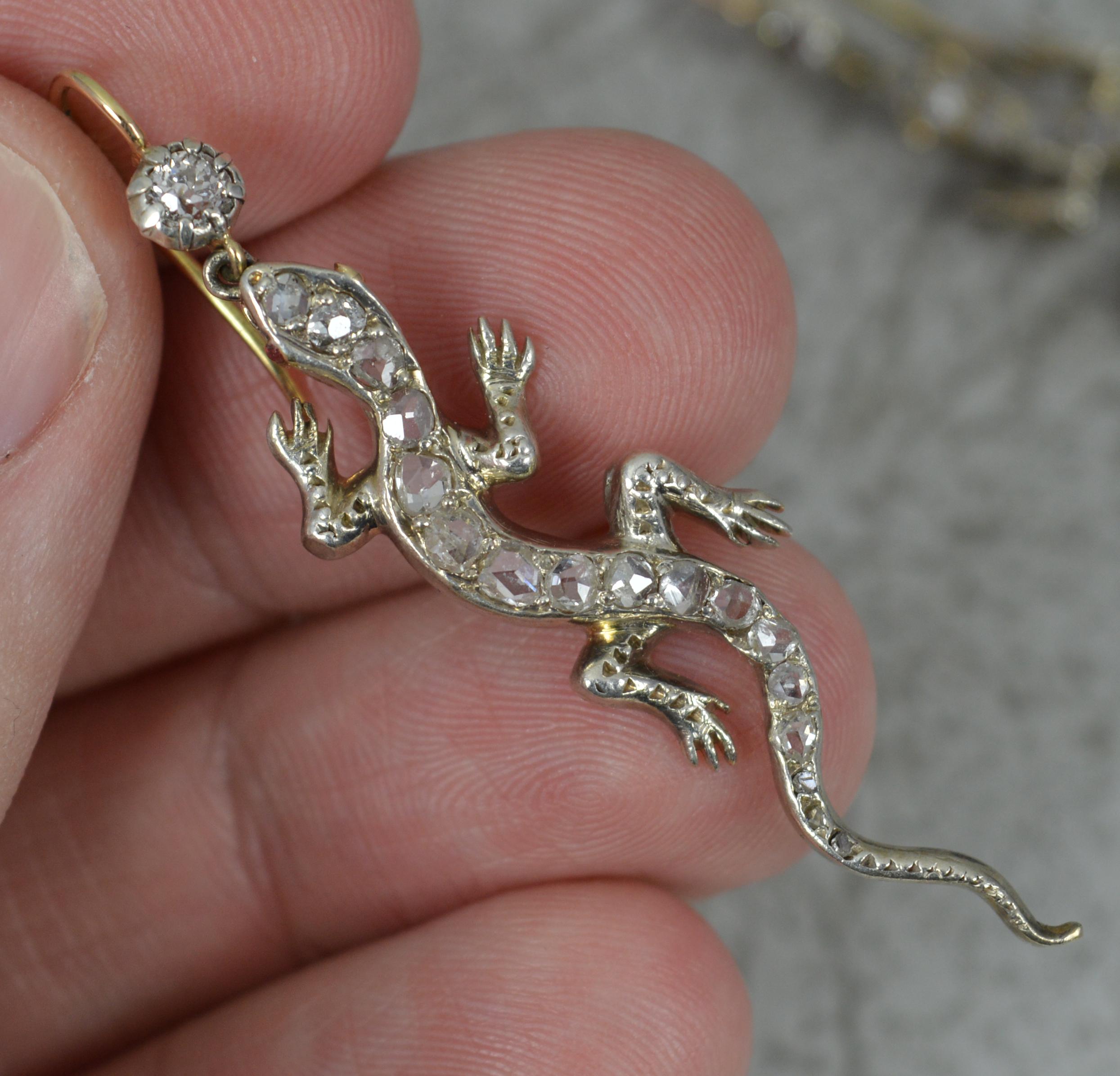 Viktorianische viktorianische Gecko-Form 15 Karat Gold Rosenschliff Diamant-Tropfen-Ohrringe (Spätviktorianisch) im Angebot