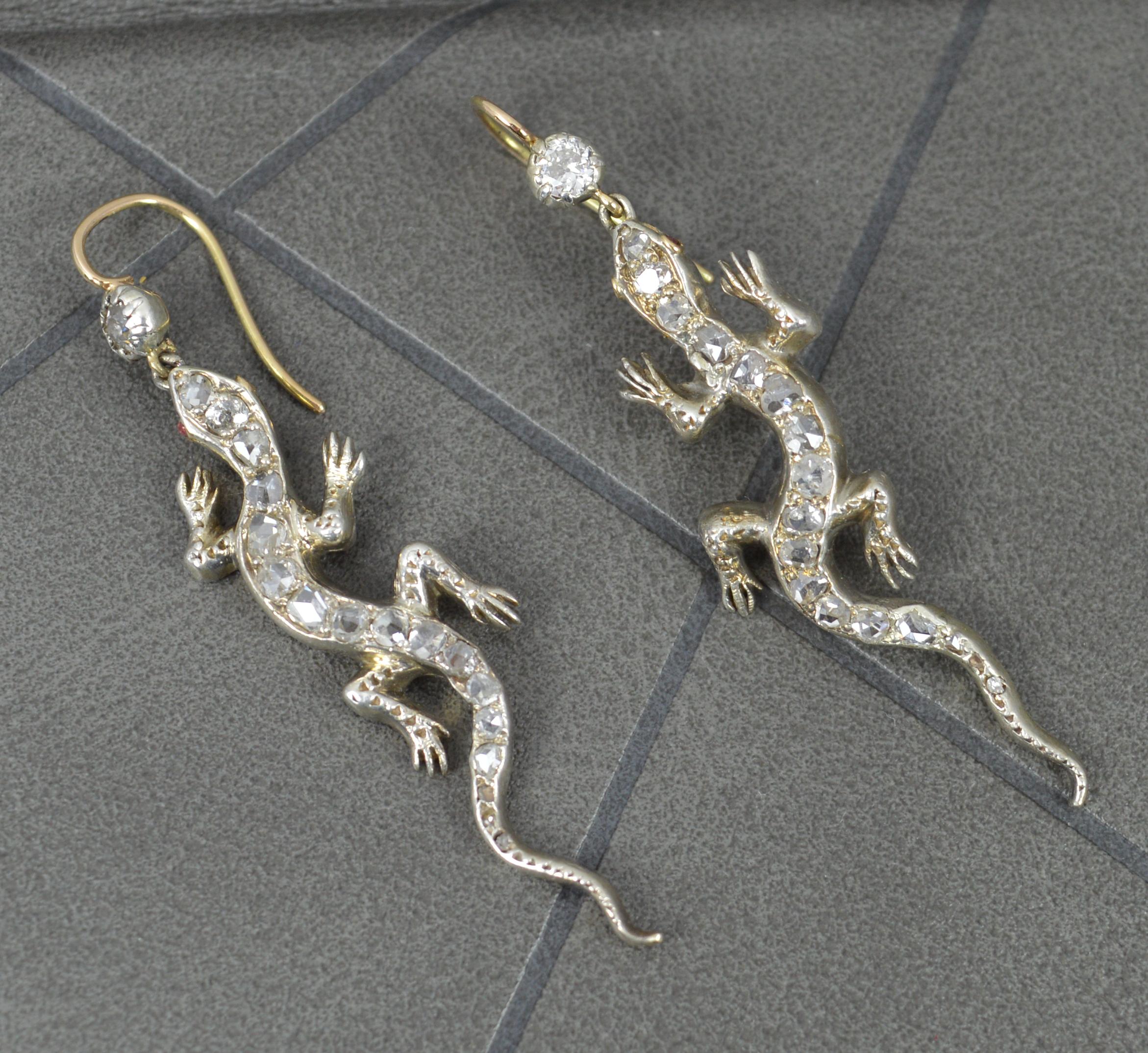Viktorianische viktorianische Gecko-Form 15 Karat Gold Rosenschliff Diamant-Tropfen-Ohrringe im Zustand „Hervorragend“ im Angebot in St Helens, GB