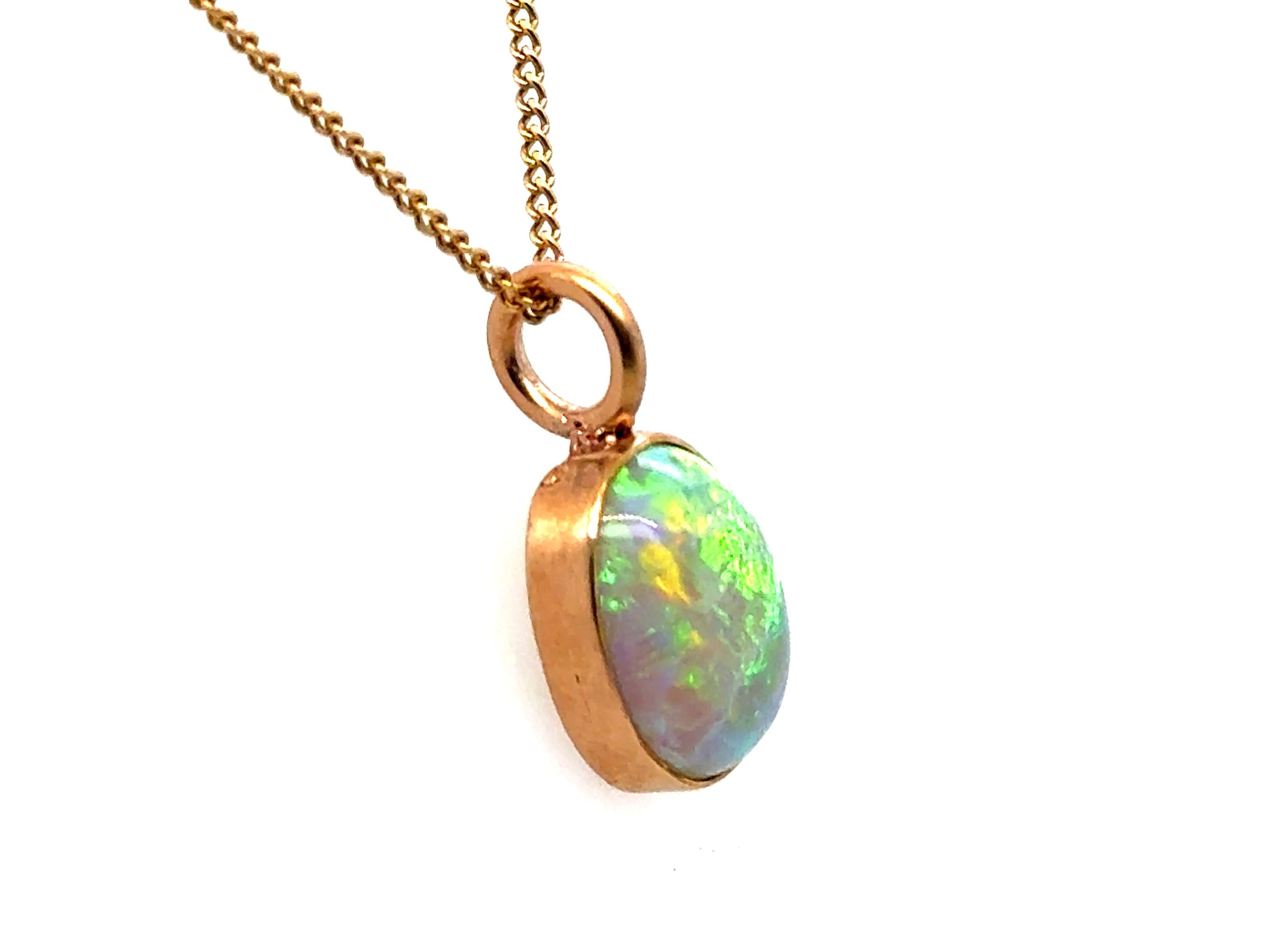 Victorien Collier d'opale de qualité victorienne pendentif en or jaune 14K Cabochon ovale en vente