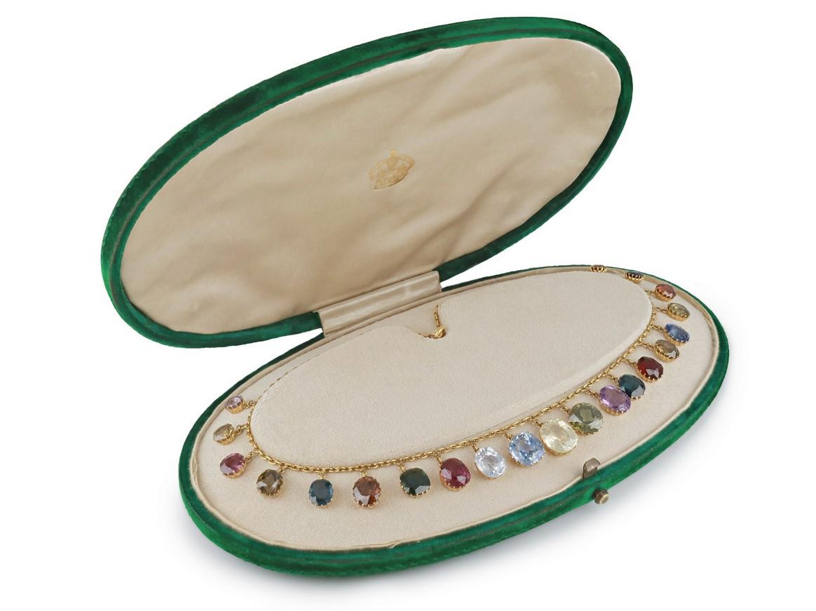 Donna Collana vittoriana con pietre preziose, circa 1890. in vendita