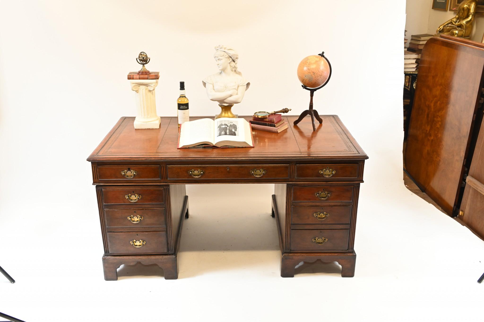 Elegant Victorian gentleman's desk in mahogany.
On bracket feet with a brown leather tooled writing surface.
Lovely patina to the wood and we date this to circa 1890.
Some of our items are in storage so please check ahead of a viewing to see if