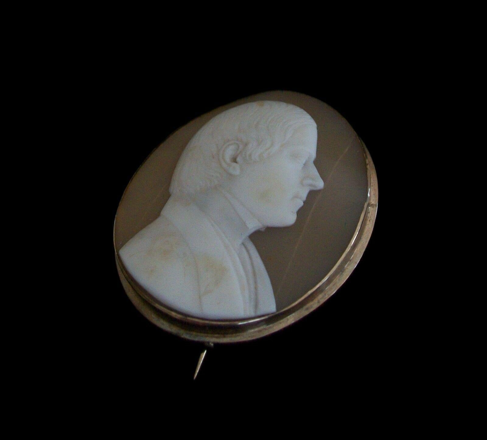 Victorian Gentleman's Shell Cameo Brooch, Gold Setting, U.K., Circa 1870's In Fair Condition For Sale In Chatham, CA