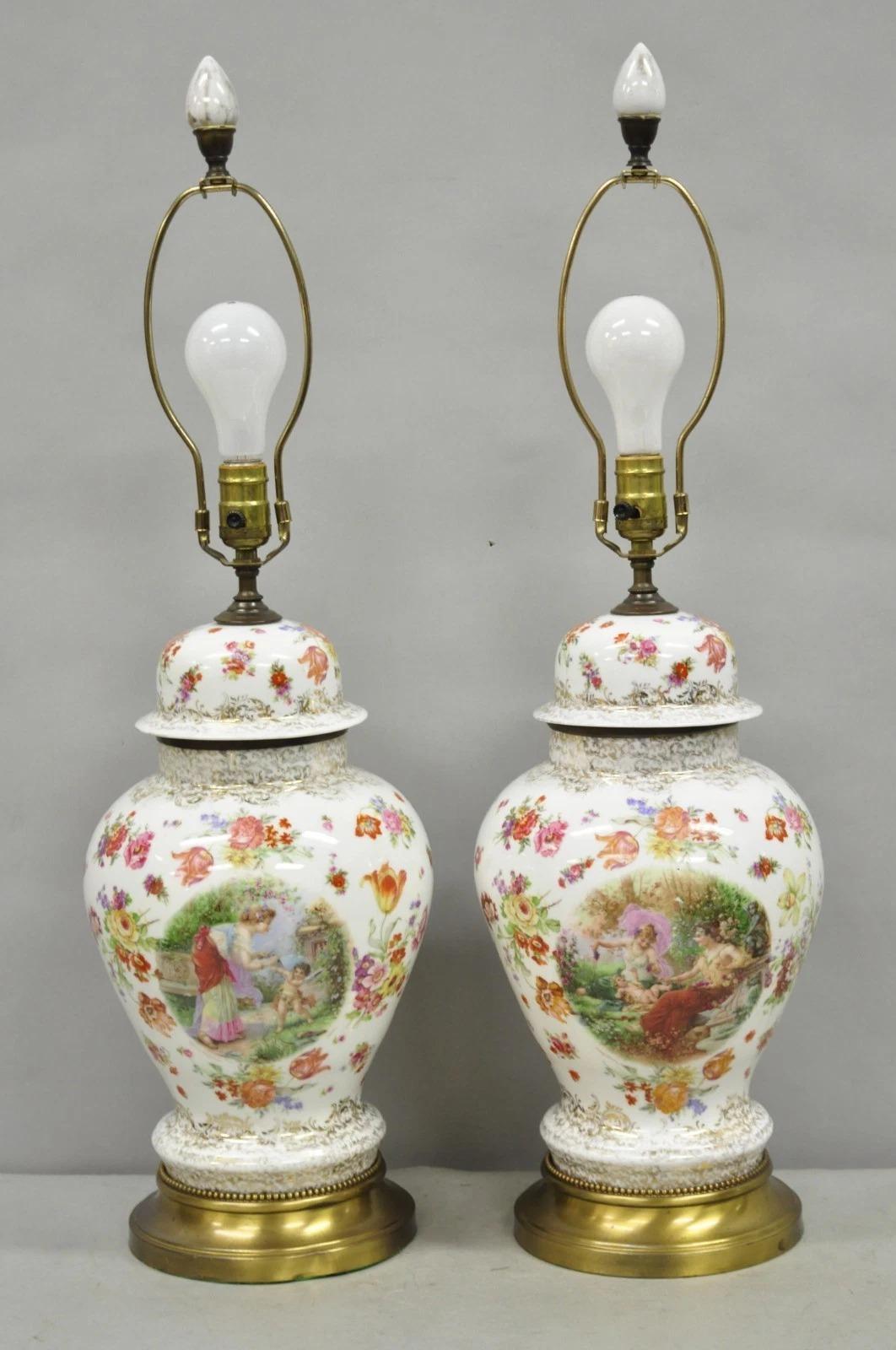 Vase Victorien en Porcelaine Allemande Meissen Porcelain attr. Paire de lampes de table françaises en vente 11