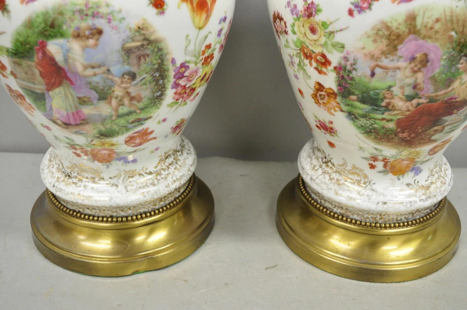 Vase Victorien en Porcelaine Allemande Meissen Porcelain attr. Paire de lampes de table françaises en vente 2