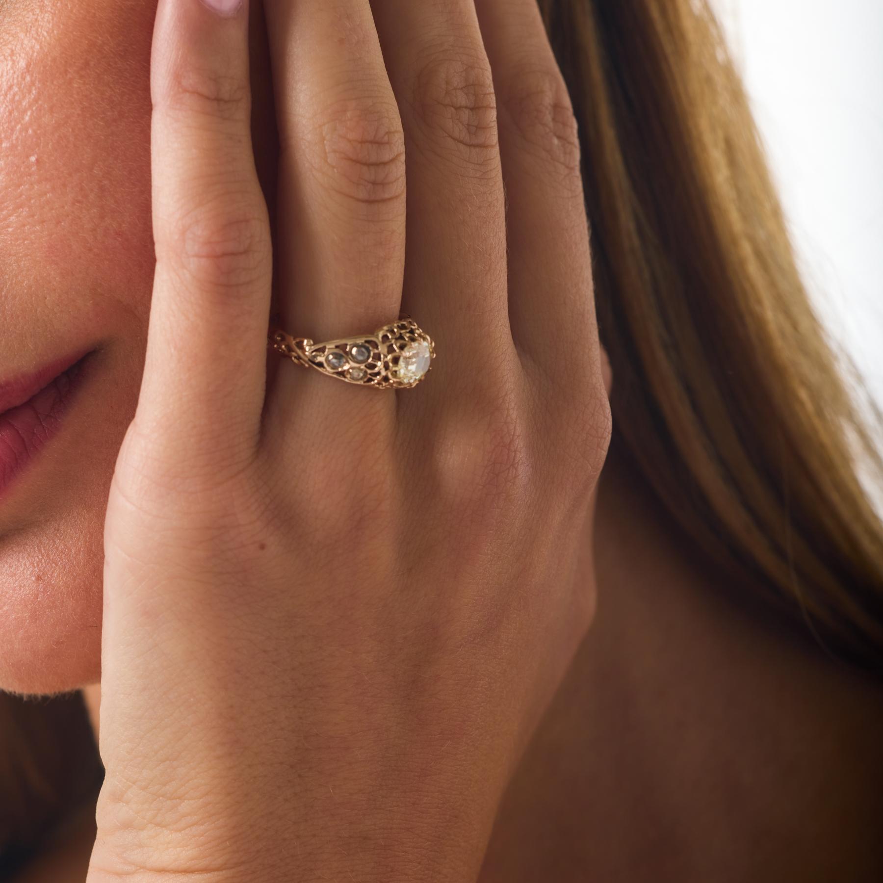 Taille brillant Bague victorienne en or rose 14k GIA 1,00 carat diamant taille ovale en vente