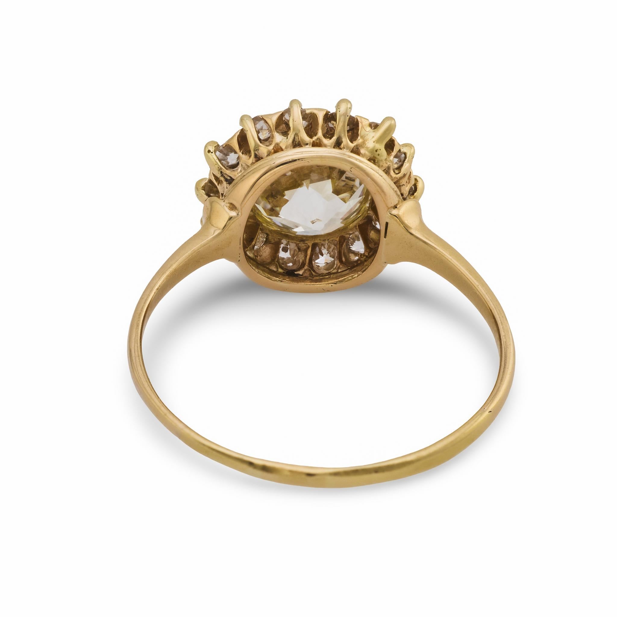 Bague victorienne GIA 1,64 carat diamant taille européenne ancienne 14k or jaune cluster en vente 1