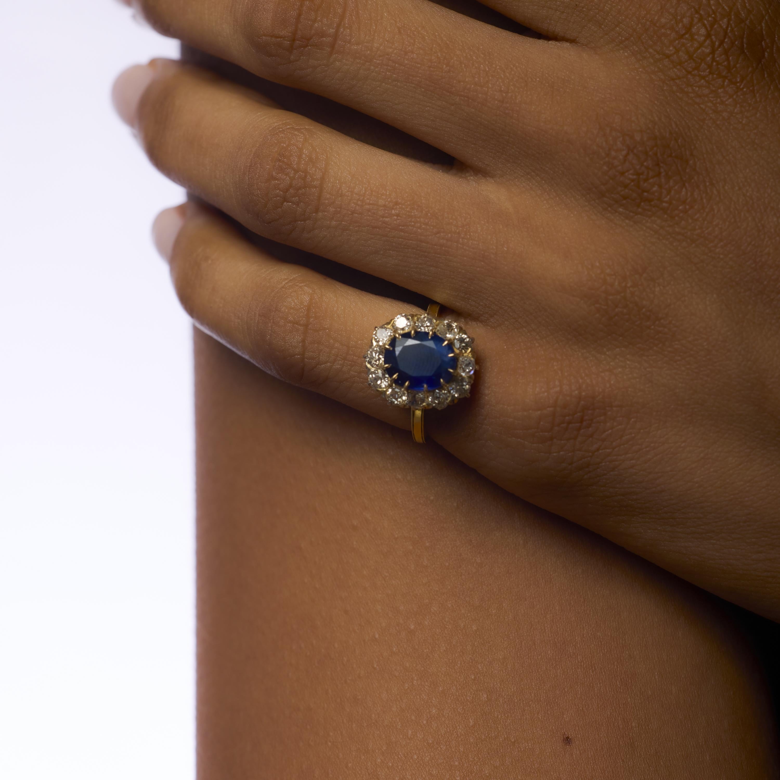 Anello vittoriano GIA con zaffiro e diamante da 3,31 carati, in oro giallo 10 carati In condizioni buone in vendita a Beverly Hills, CA