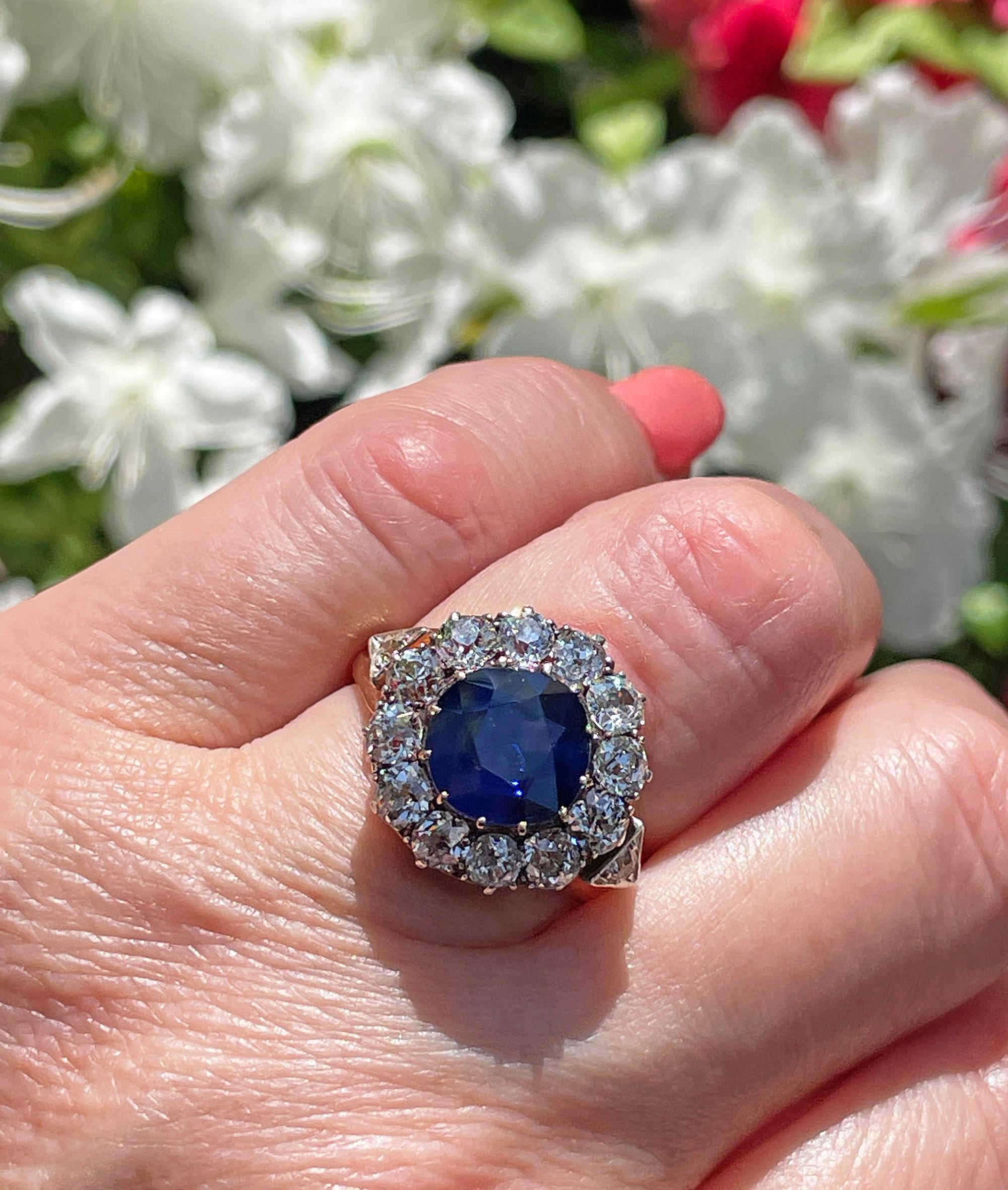 Victorian GIA 6.27ct No Heat Blue Sapphire Diamond Antique Cluster 18K Gold Ring For Sale 7
