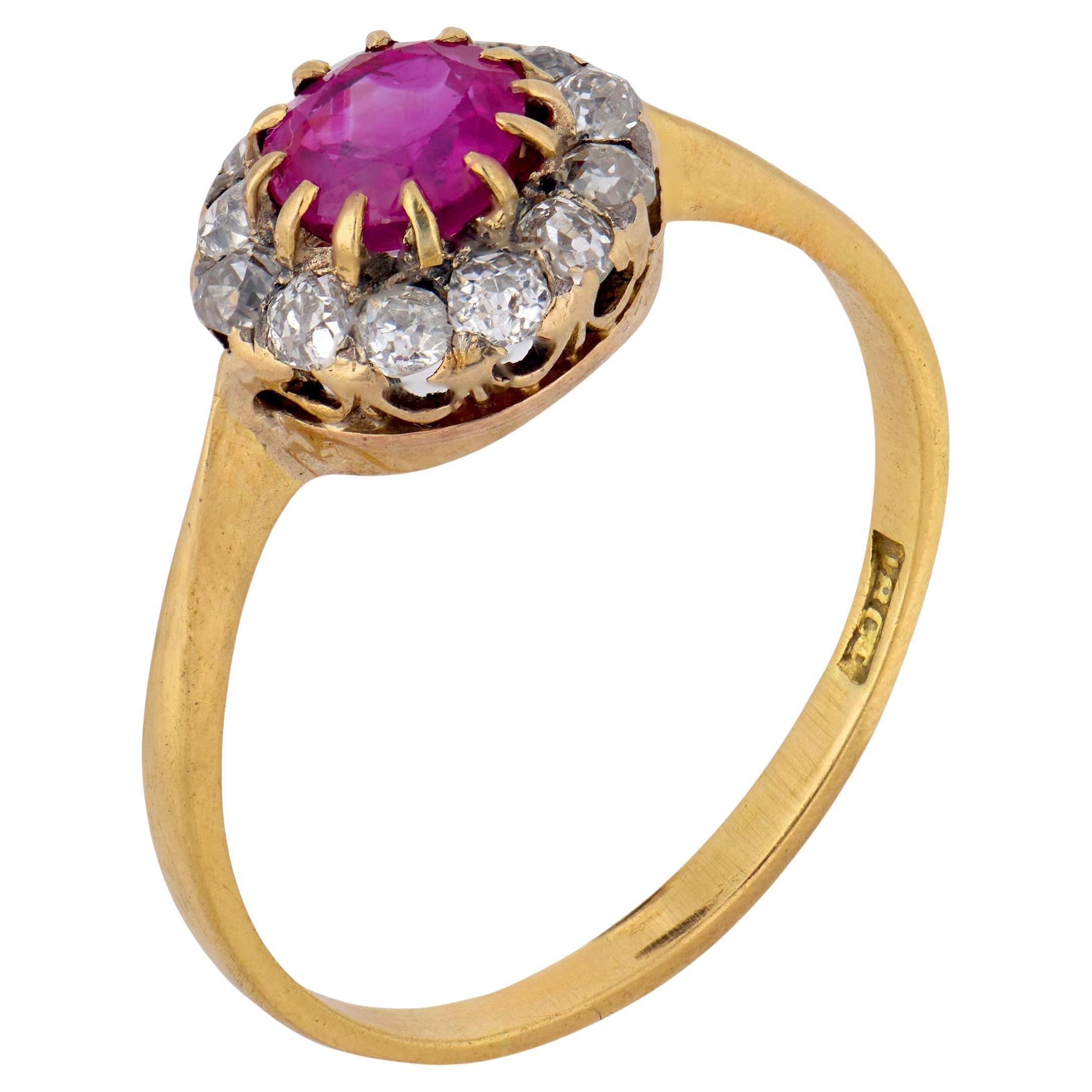 Bague victorienne GIA en or jaune 18 carats avec rubis et diamants en vente