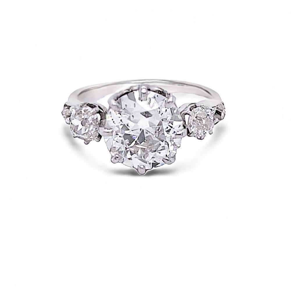 Victorian GIA Certified Old European Cut Diamond 3-Stone Ring For Sale 1