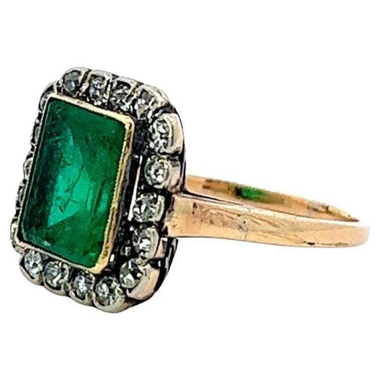 Victorian GIA Colombian Emerald Diamond Silver 14k Yellow Gold Cluster Ring In Good Condition In Beverly Hills, CA