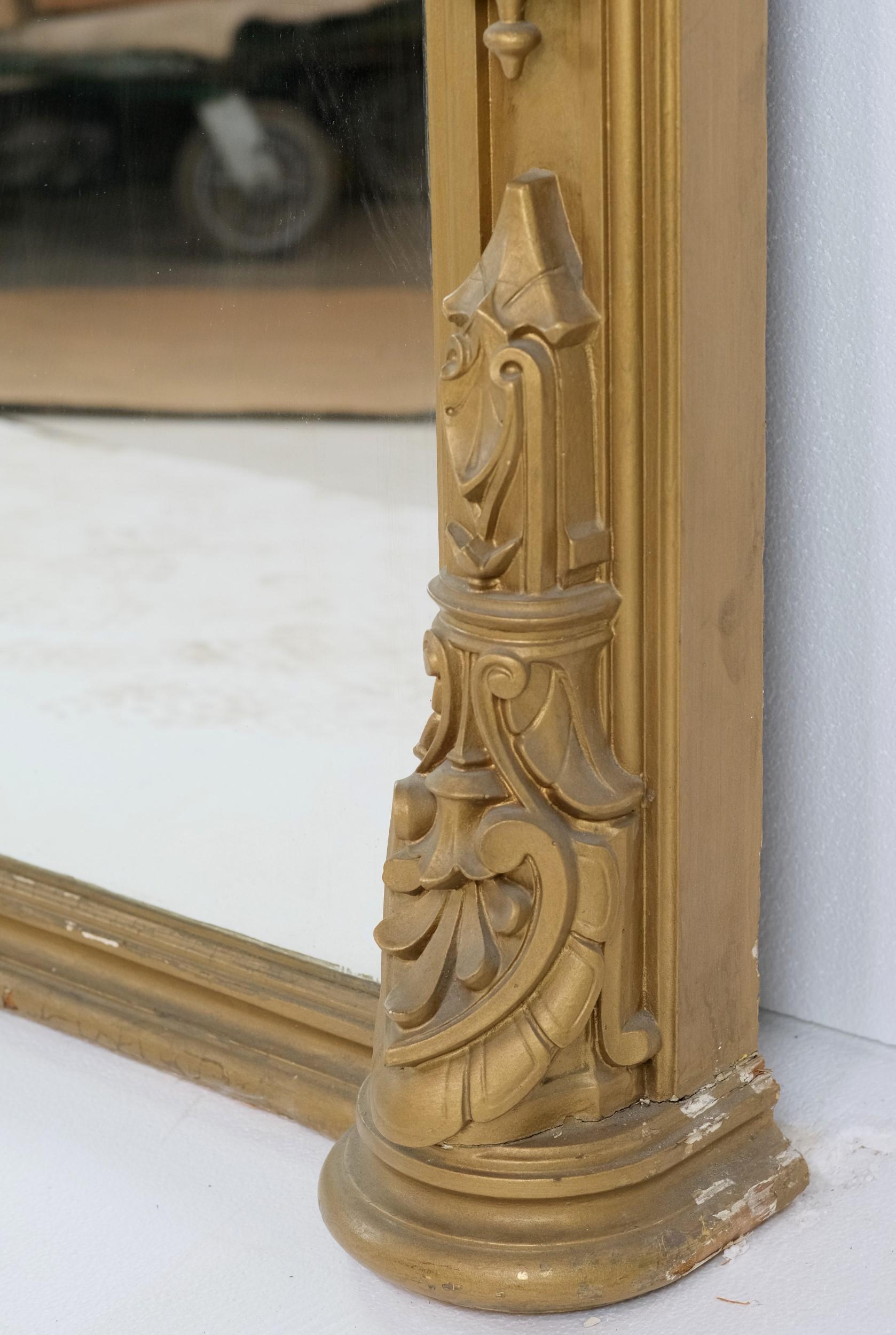 Viktorianischen vergoldeten geschnitzten Holz über Mantel Spiegel Figural & Floral Details 94 In.  (Geschnitzt)