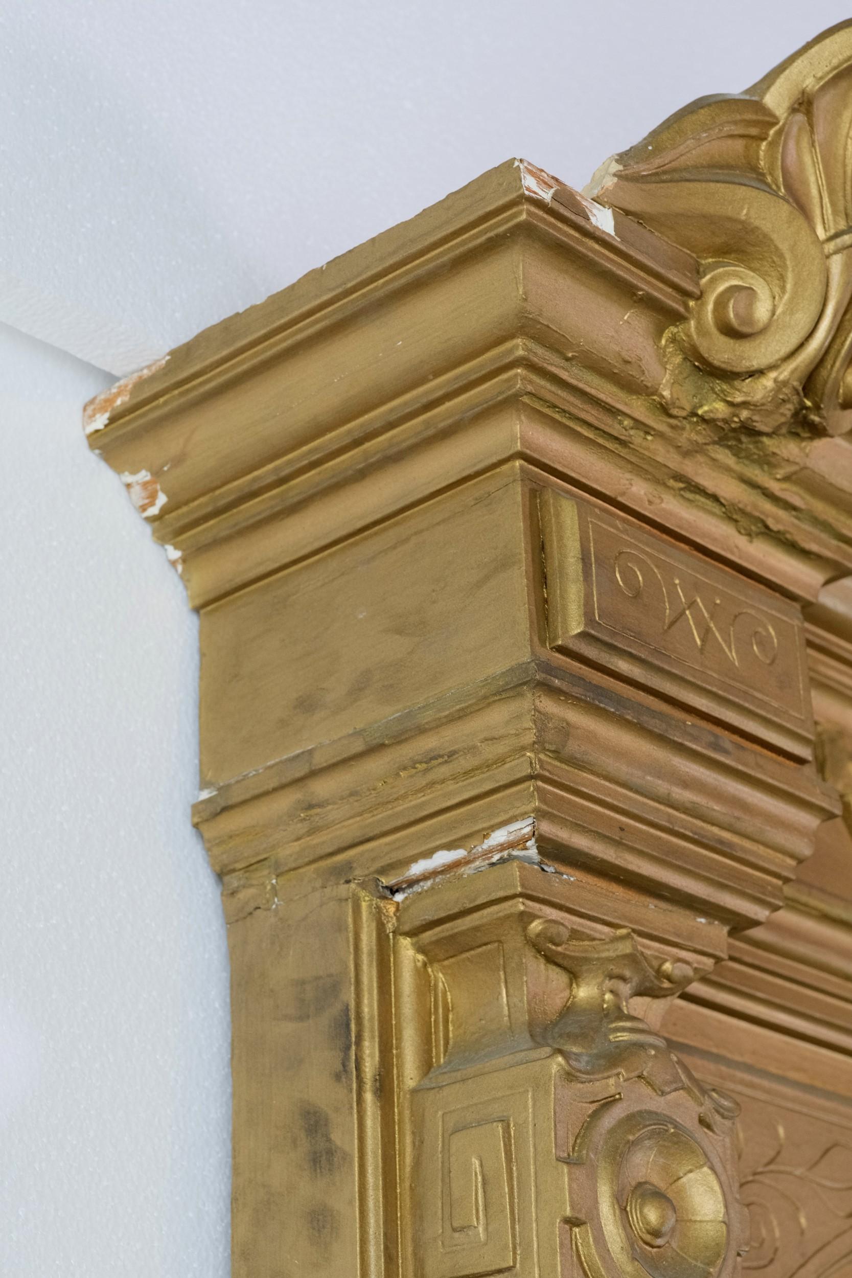 Viktorianischen vergoldeten geschnitzten Holz über Mantel Spiegel Figural & Floral Details 94 In.  (Gips)
