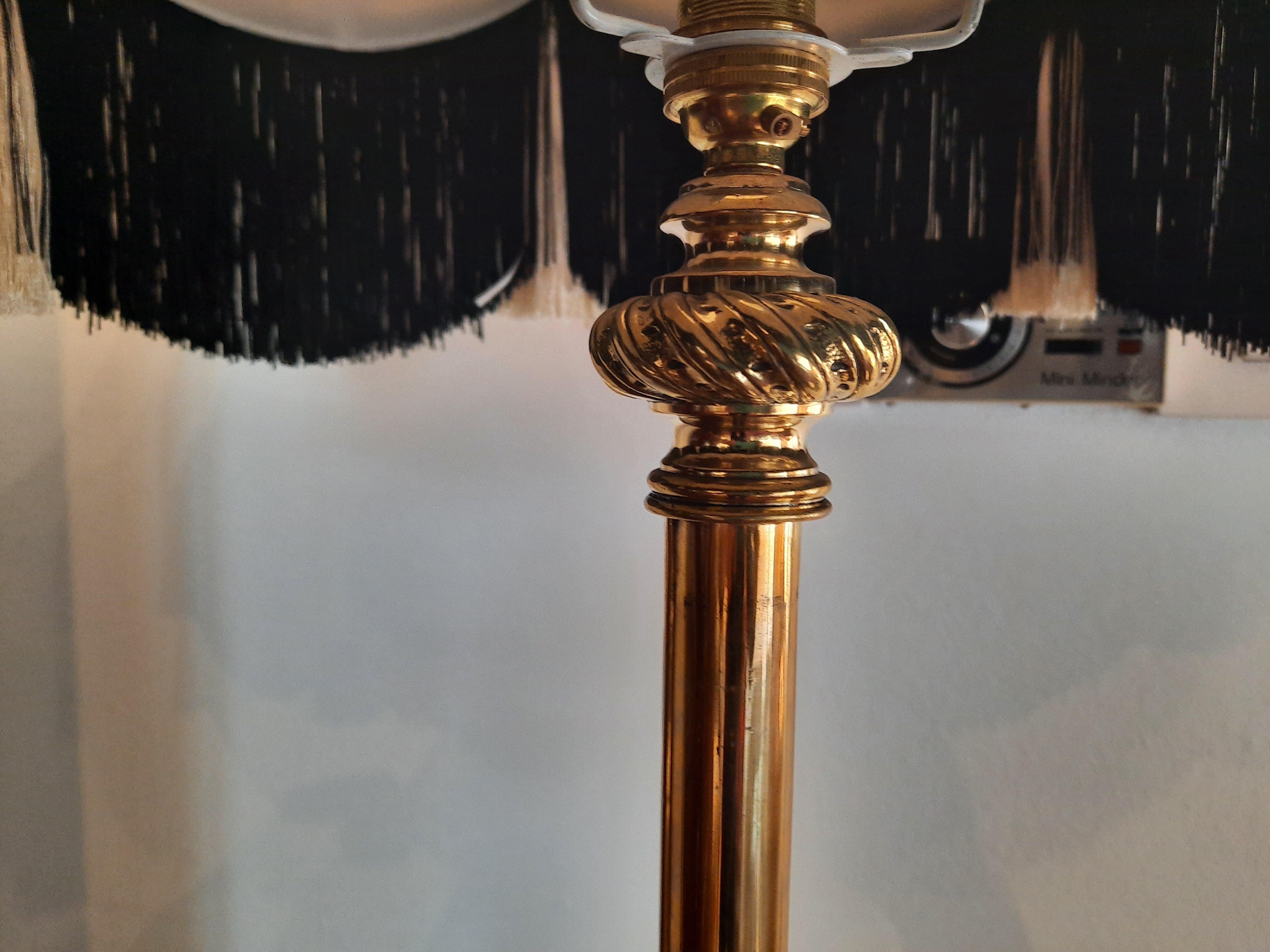 Victorian Gilt Brass Adjustable Standard Oil Lamp For Sale 2