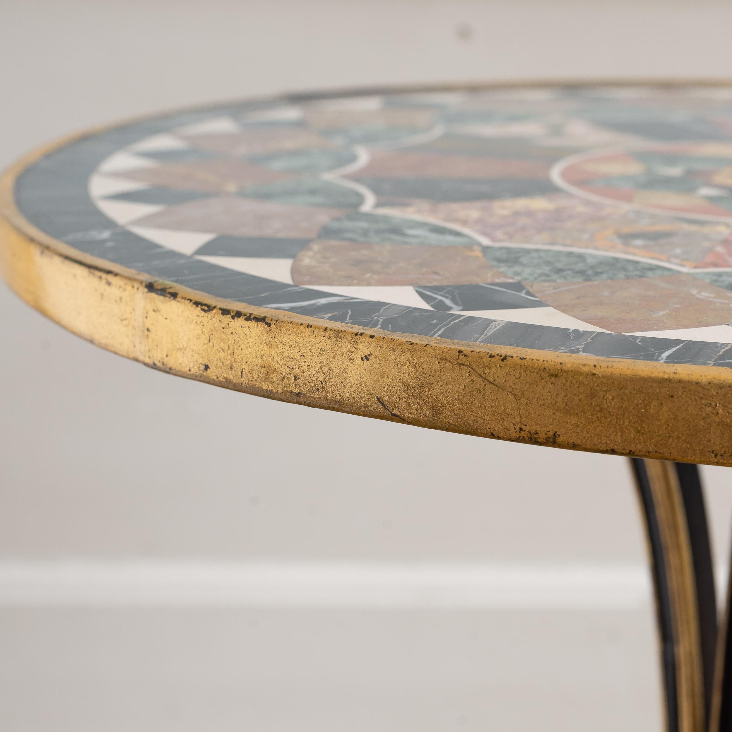 Table de spécimen de marbre en fonte dorée de style victorien en vente 12