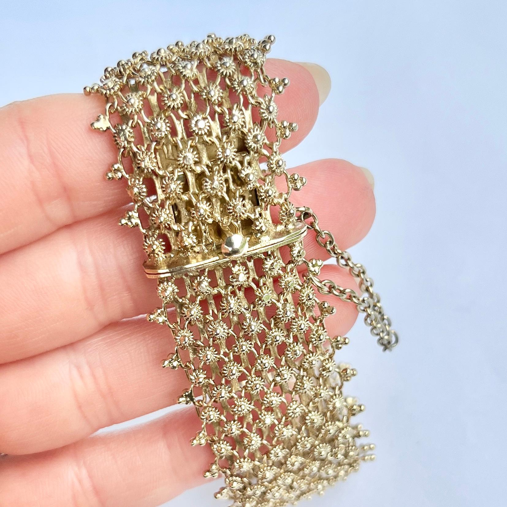 Victorian Gilt Decorative Bracelet In Good Condition For Sale In Chipping Campden, GB