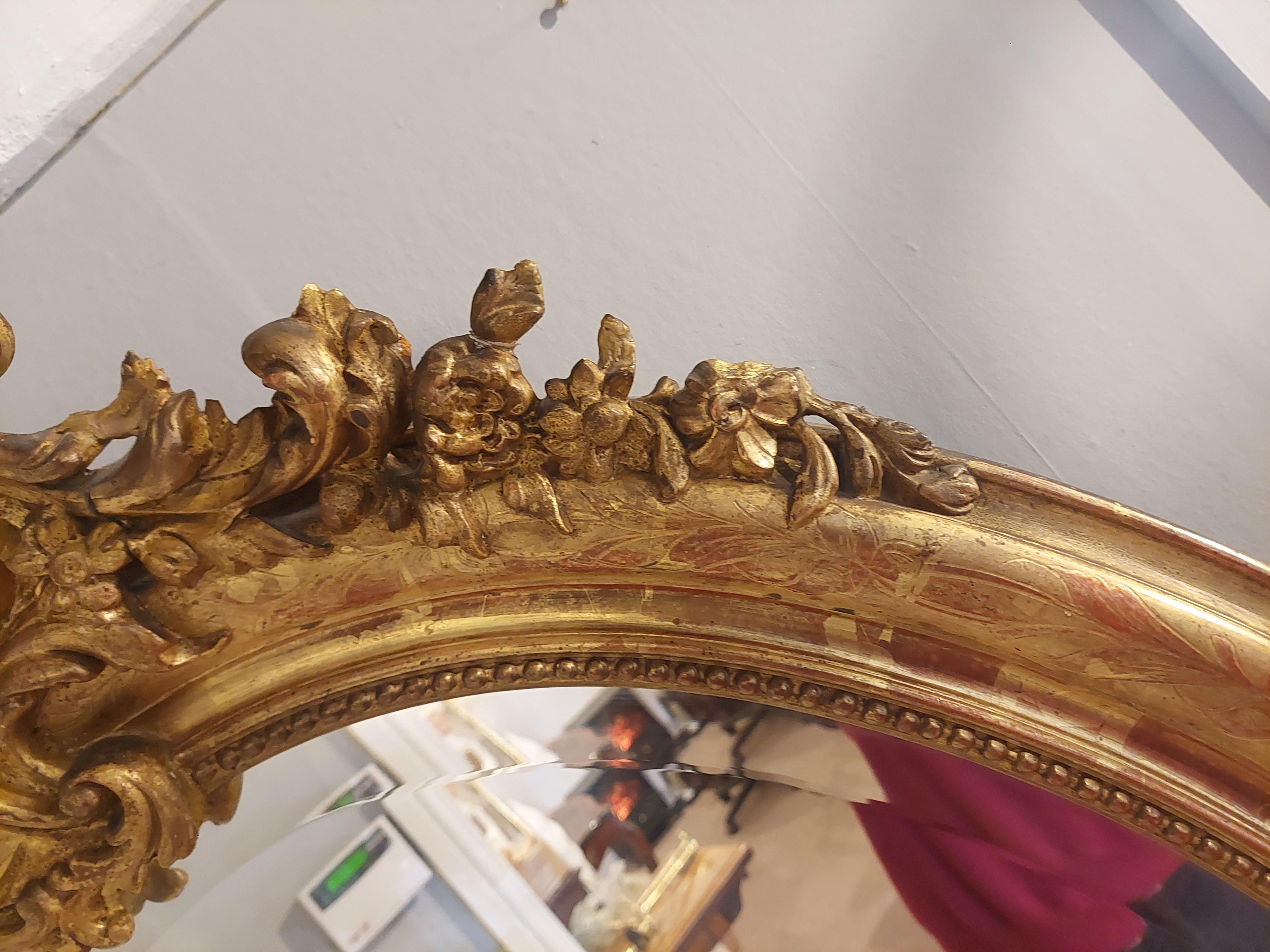 Anglais Miroir victorien à cadre doré de style rococo  en vente