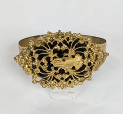 Bracciale vittoriano con motivo a mano dorato