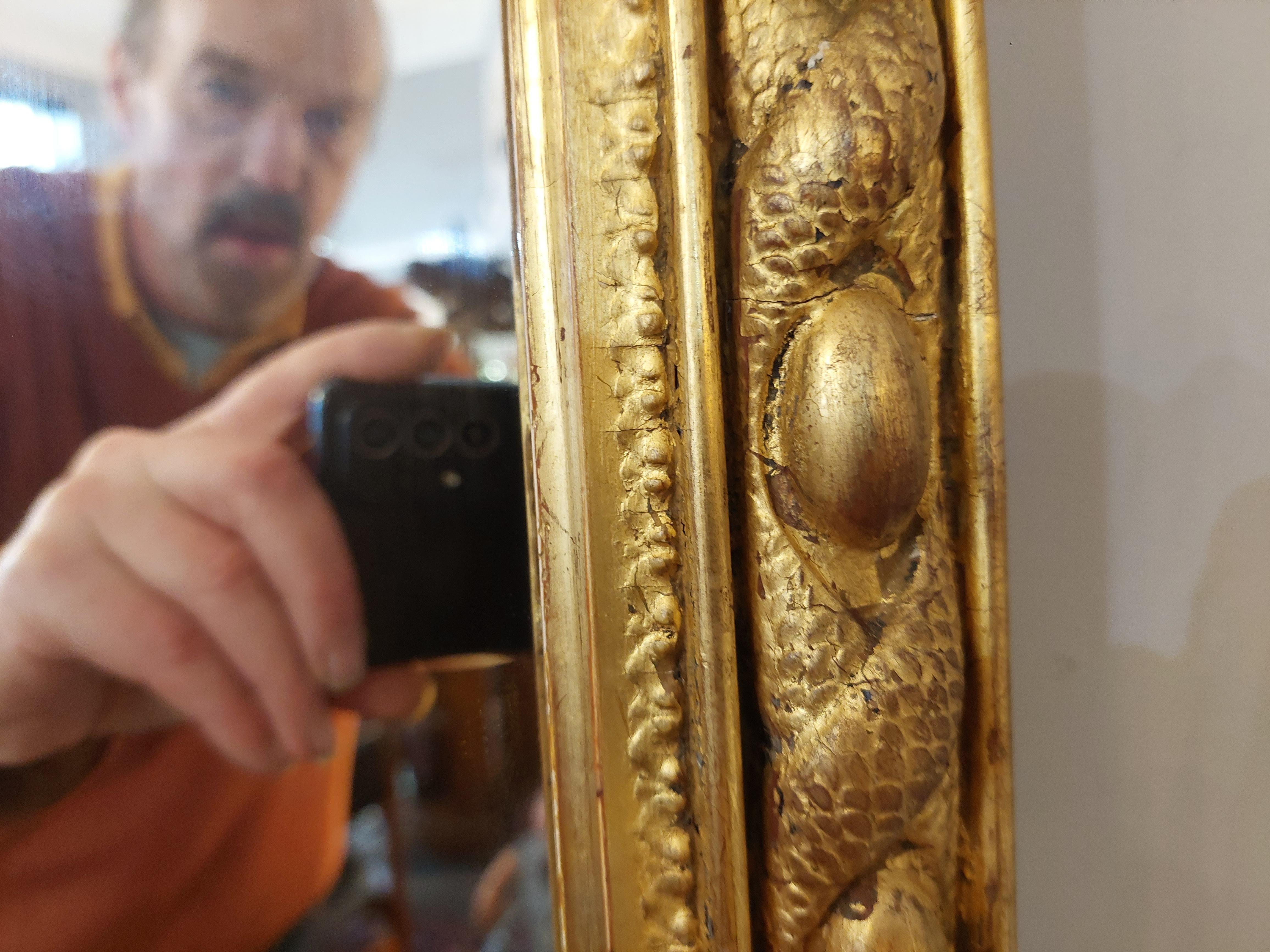 Specchio da parete vittoriano in legno dorato e gesso in vendita 6