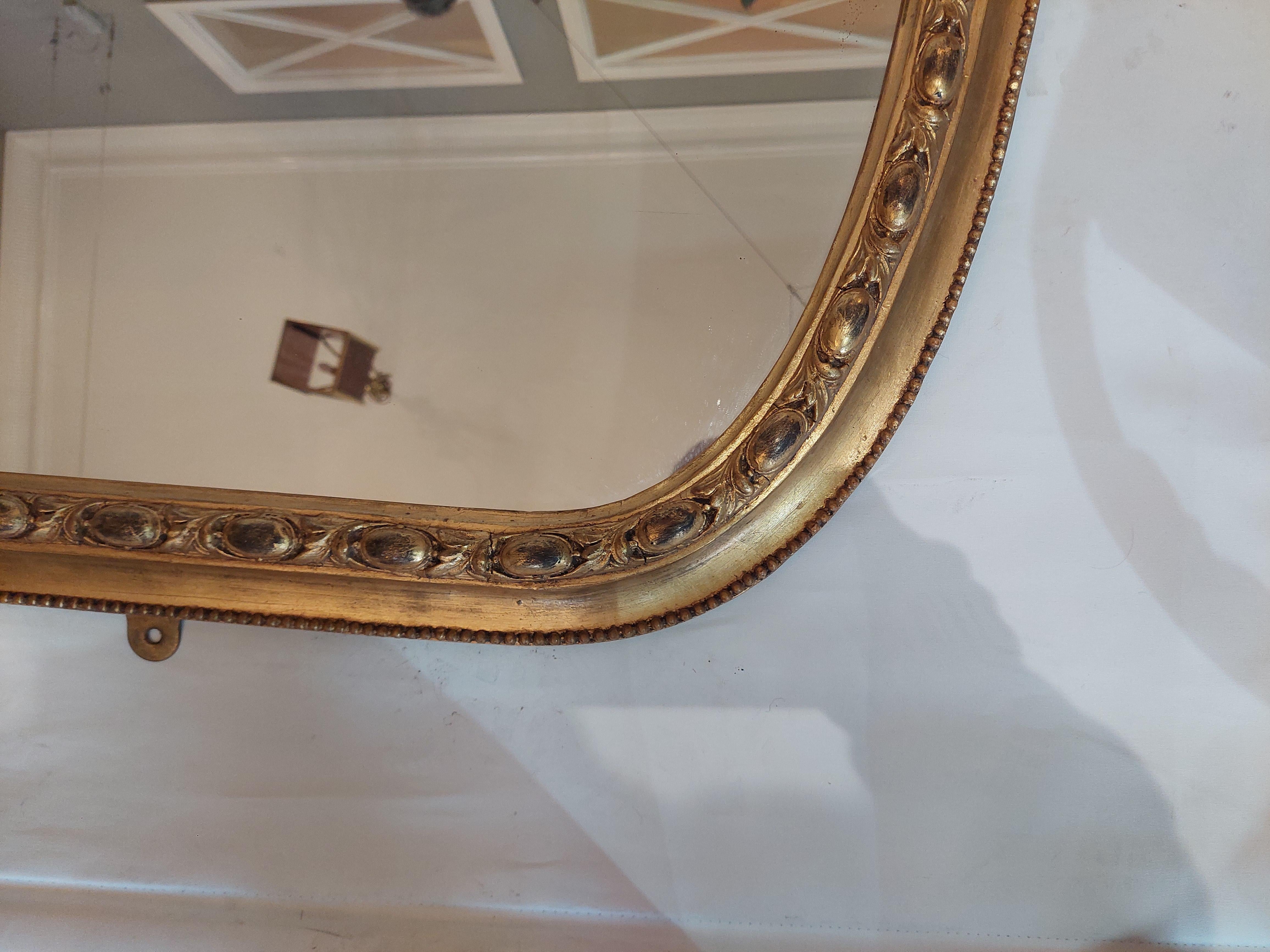 Inglese Specchio da parete vittoriano in legno dorato e gesso in vendita