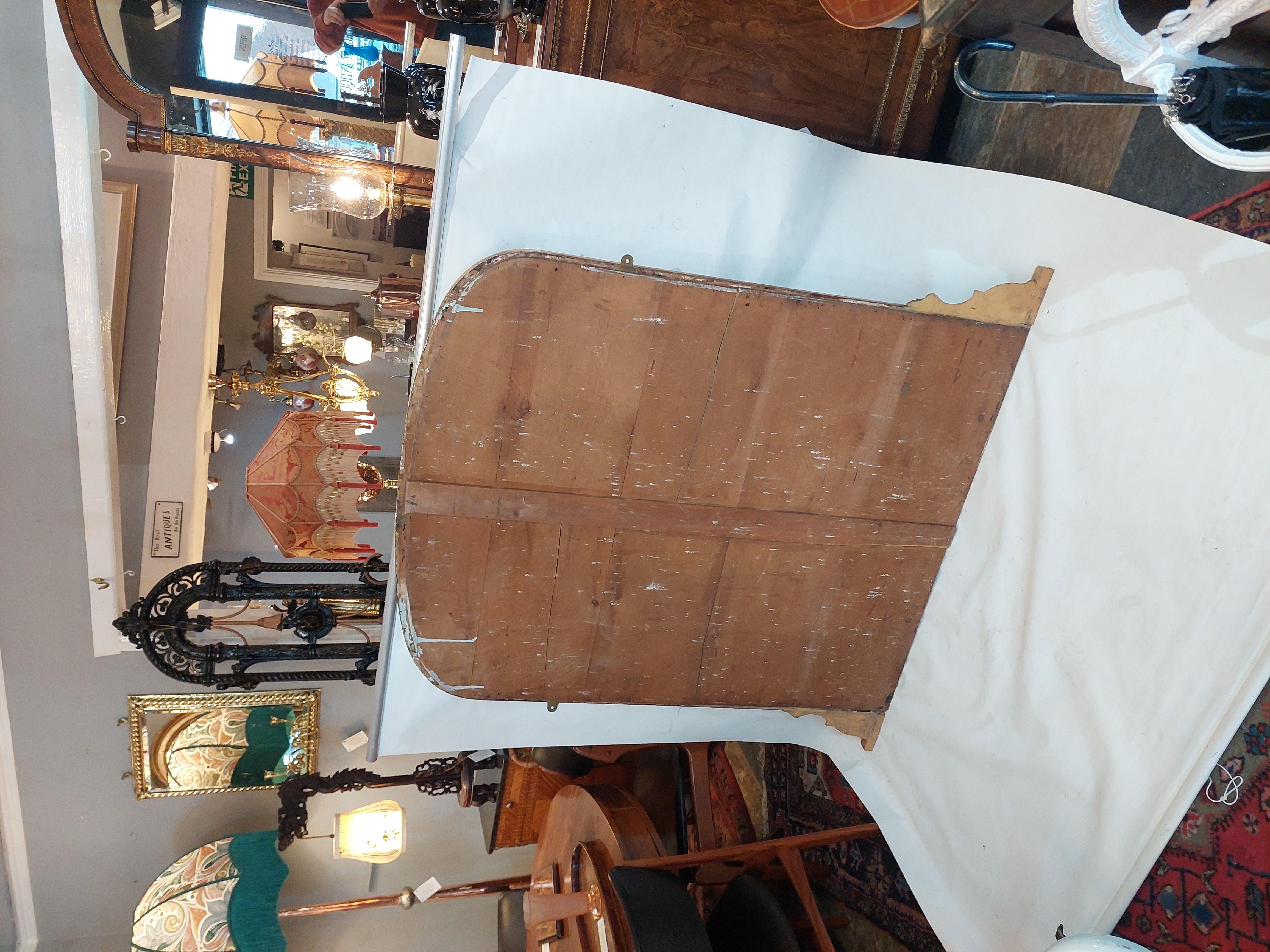 Specchio da parete vittoriano in legno dorato e gesso in vendita 3